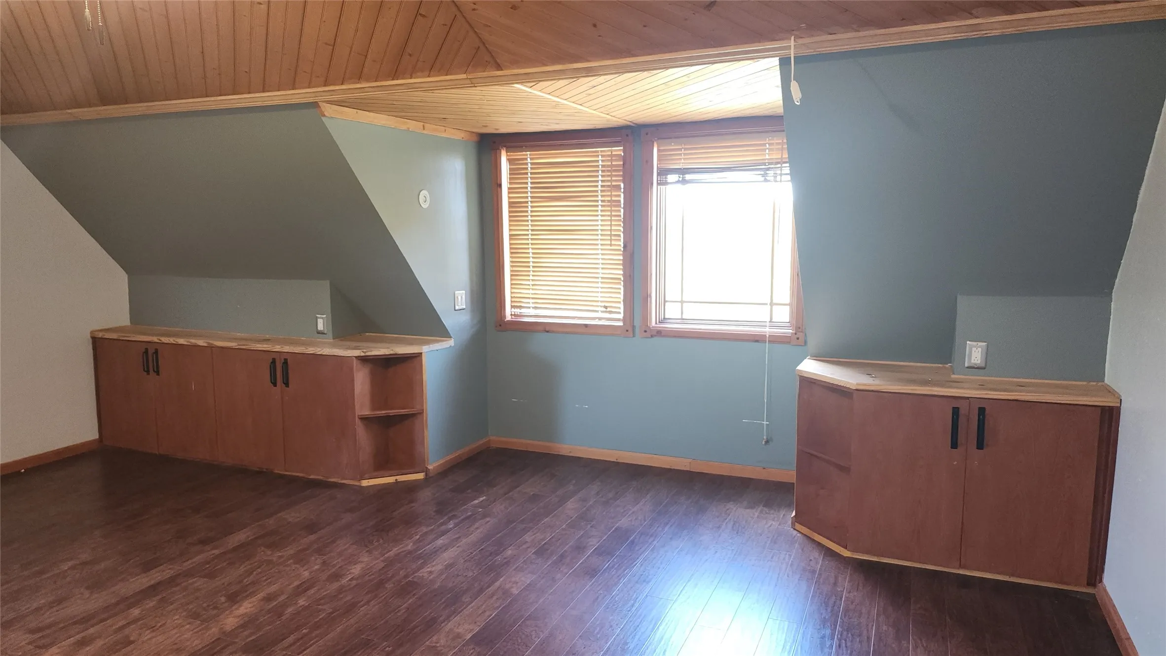 Single Family Residence For Sale in Eastland County , 1992 County Road 330, Eastland, Texas 76448, 4 Bedroom, 2 Bathroom, 1 Garage spaces, 2,262 Sqft, built in 2012, mls#21385682, Real Estate Agent in Eastland, Homes For Sale in Eastland county, Homes For Sale in Eastland, Realtor in Eastland Texas, Real Estate Brokerage Independent Realty Texas, Luminita Cordes Realtor