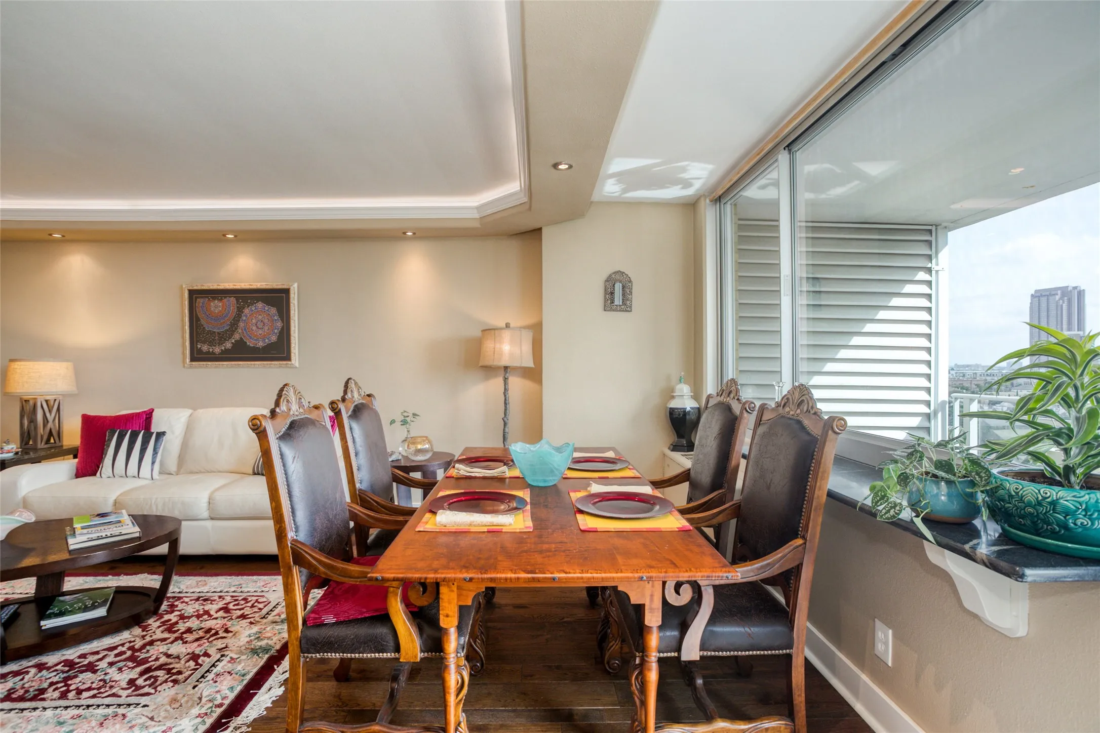 Condominium For Rent in Dallas County , 3883 Turtle Creek Boulevard 1811, Dallas, Texas 75219, 1 Bedroom, 1 Bathroom, 1 Garage spaces, 774 Sqft, built in 1963, mls#21385547, Real Estate Agent in Dallas, Homes For Rent in Dallas county, Homes For Rent in Dallas, Realtor in Dallas Texas, Real Estate Brokerage Independent Realty Texas, Luminita Cordes Realtor