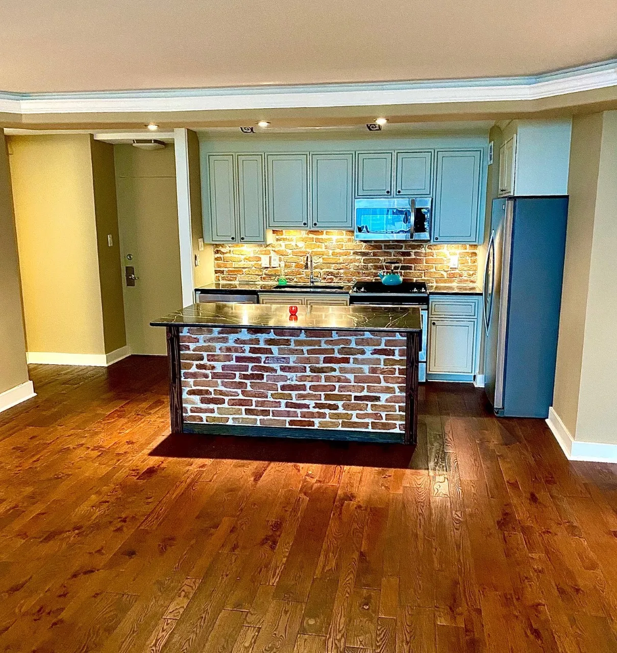 Condominium For Rent in Dallas County , 3883 Turtle Creek Boulevard 1811, Dallas, Texas 75219, 1 Bedroom, 1 Bathroom, 1 Garage spaces, 774 Sqft, built in 1963, mls#21385547, Real Estate Agent in Dallas, Homes For Rent in Dallas county, Homes For Rent in Dallas, Realtor in Dallas Texas, Real Estate Brokerage Independent Realty Texas, Luminita Cordes Realtor