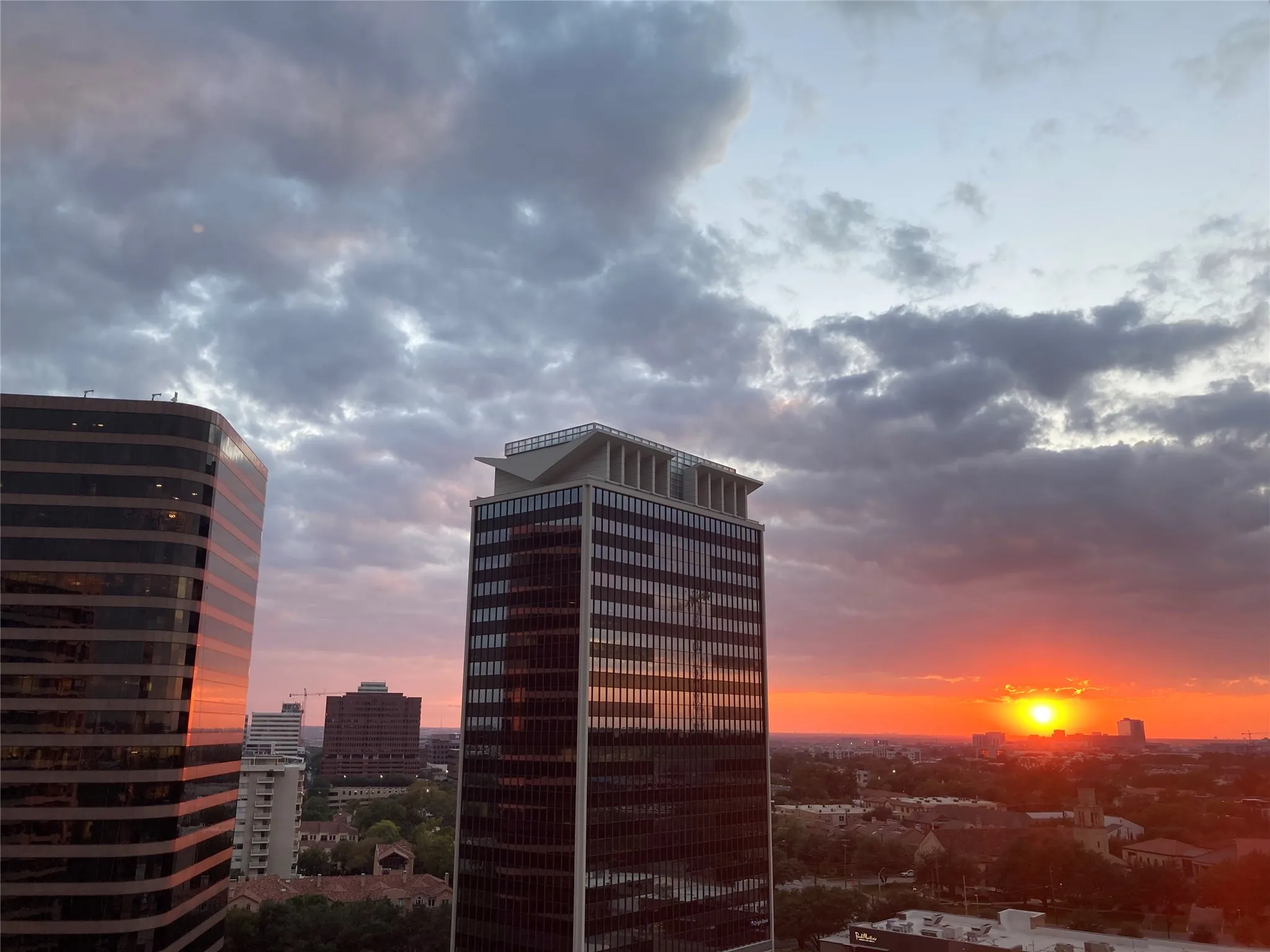 Condominium For Rent in Dallas County , 3883 Turtle Creek Boulevard 1811, Dallas, Texas 75219, 1 Bedroom, 1 Bathroom, 1 Garage spaces, 774 Sqft, built in 1963, mls#21385547, Real Estate Agent in Dallas, Homes For Rent in Dallas county, Homes For Rent in Dallas, Realtor in Dallas Texas, Real Estate Brokerage Independent Realty Texas, Luminita Cordes Realtor