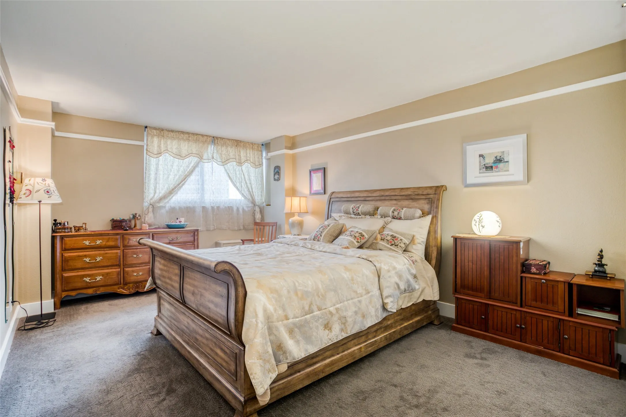 Condominium For Rent in Dallas County , 3883 Turtle Creek Boulevard 1811, Dallas, Texas 75219, 1 Bedroom, 1 Bathroom, 1 Garage spaces, 774 Sqft, built in 1963, mls#21385547, Real Estate Agent in Dallas, Homes For Rent in Dallas county, Homes For Rent in Dallas, Realtor in Dallas Texas, Real Estate Brokerage Independent Realty Texas, Luminita Cordes Realtor