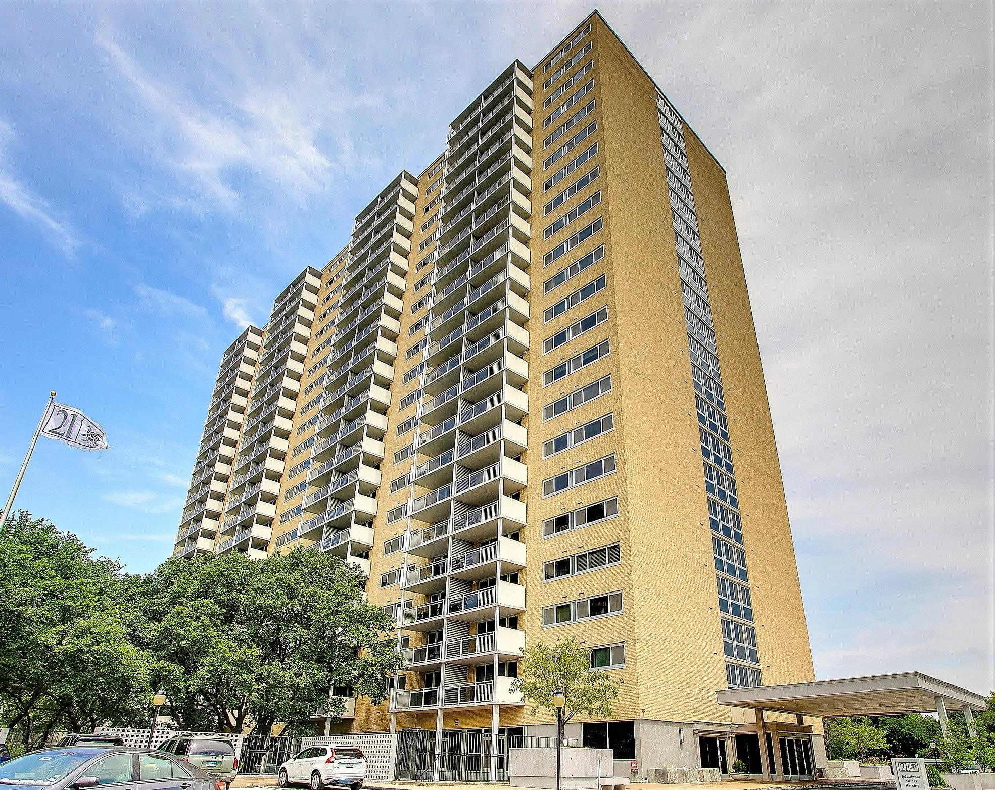 Condominium For Rent in Dallas County , 3883 Turtle Creek Boulevard 1811, Dallas, Texas 75219, 1 Bedroom, 1 Bathroom, 1 Garage spaces, 774 Sqft, built in 1963, mls#21385547, Real Estate Agent in Dallas, Homes For Rent in Dallas county, Homes For Rent in Dallas, Realtor in Dallas Texas, Real Estate Brokerage Independent Realty Texas, Luminita Cordes Realtor