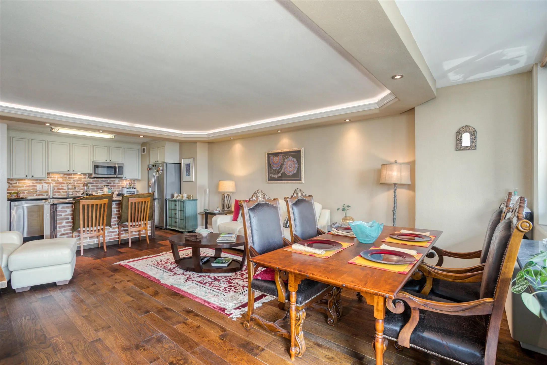 Condominium For Rent in Dallas County , 3883 Turtle Creek Boulevard 1811, Dallas, Texas 75219, 1 Bedroom, 1 Bathroom, 1 Garage spaces, 774 Sqft, built in 1963, mls#21385547, Real Estate Agent in Dallas, Homes For Rent in Dallas county, Homes For Rent in Dallas, Realtor in Dallas Texas, Real Estate Brokerage Independent Realty Texas, Luminita Cordes Realtor