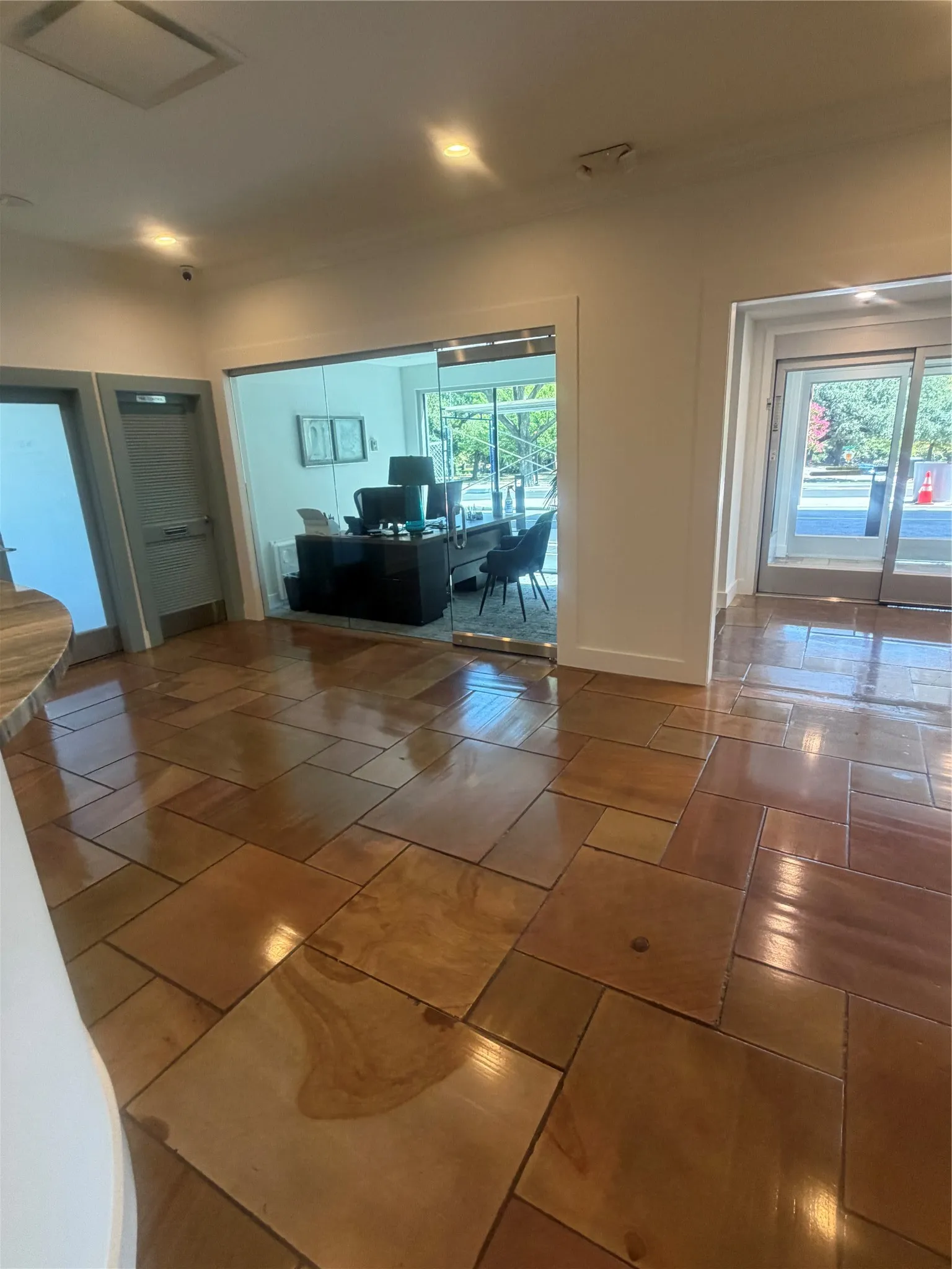 Condominium For Rent in Dallas County , 3883 Turtle Creek Boulevard 1811, Dallas, Texas 75219, 1 Bedroom, 1 Bathroom, 1 Garage spaces, 774 Sqft, built in 1963, mls#21385547, Real Estate Agent in Dallas, Homes For Rent in Dallas county, Homes For Rent in Dallas, Realtor in Dallas Texas, Real Estate Brokerage Independent Realty Texas, Luminita Cordes Realtor