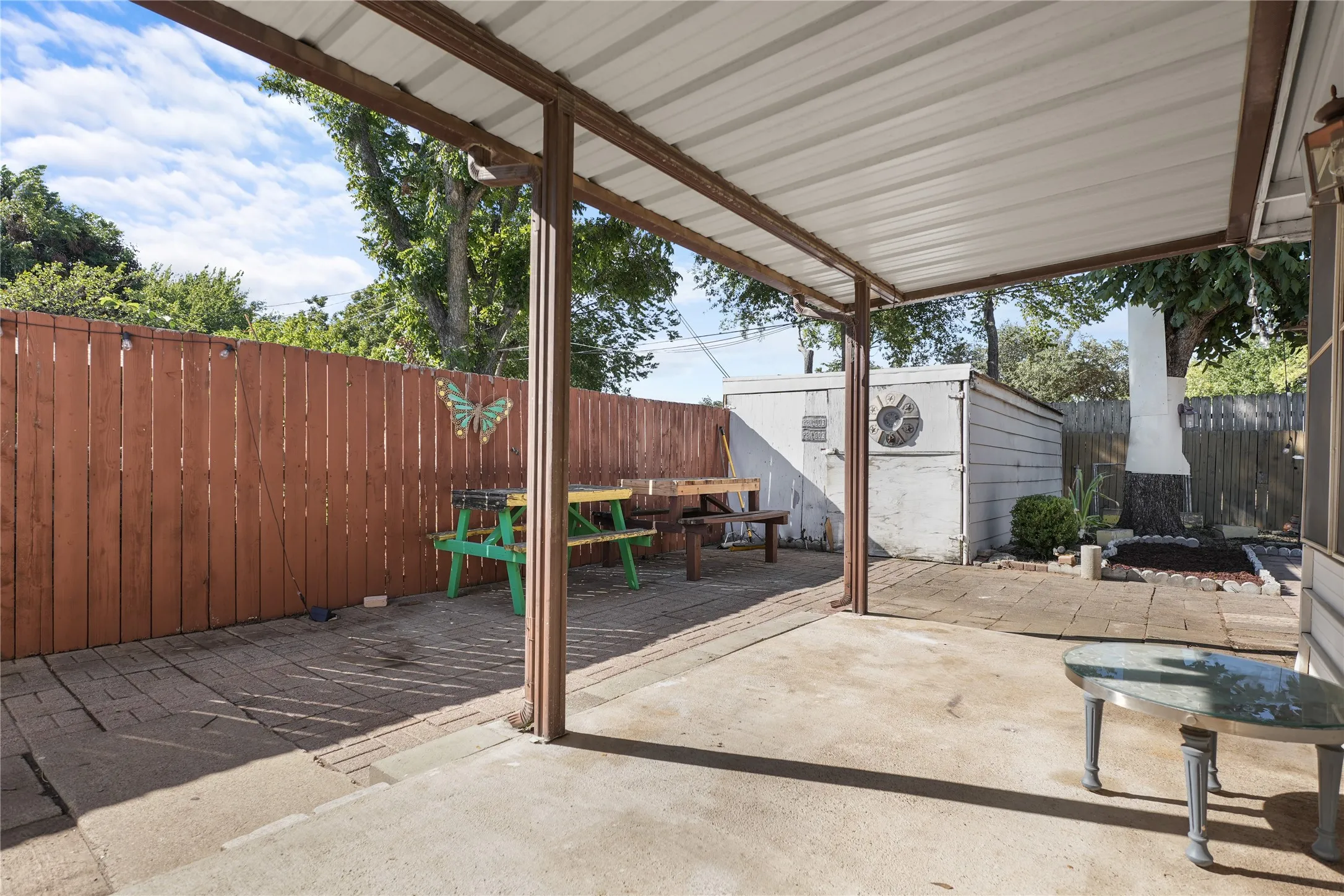 Single Family Residence For Rent in Dallas County , 1809 Anderson Street, Irving, Texas 75062, 4 Bedroom, 2 Bathroom, Garage spaces, 1,242 Sqft, built in 1960, mls#21385686, Real Estate Agent in Irving, Homes For Rent in Dallas county, Homes For Rent in Irving, Realtor in Irving Texas, Real Estate Brokerage Independent Realty Texas, Luminita Cordes Realtor