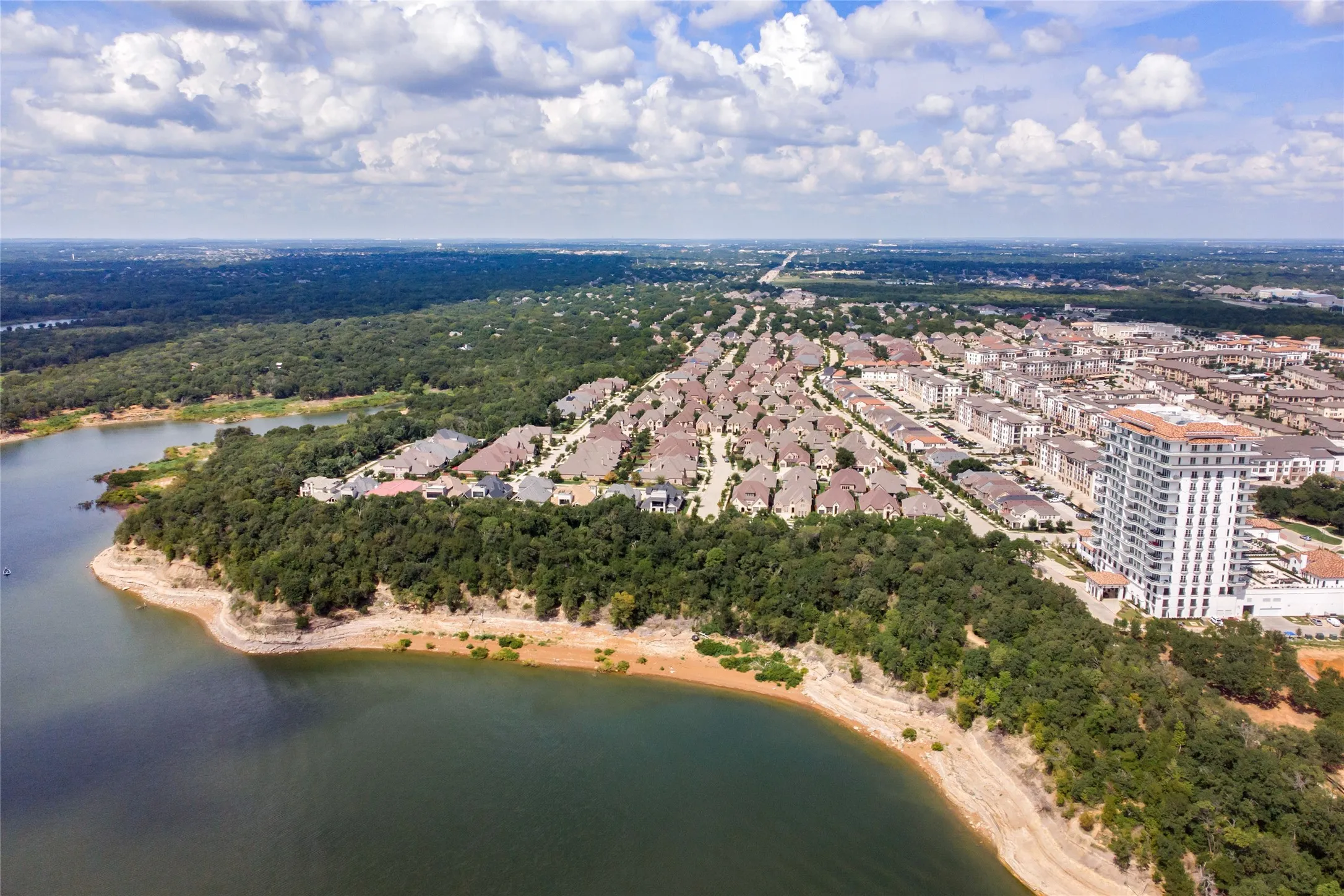 Single Family Residence For Rent in Denton County , 620 Surrey Lane, Flower Mound, Texas 75022, 4 Bedroom, 3 Bathroom, 2 Garage spaces, 2,553 Sqft, built in 2015, mls#21383290, Real Estate Agent in Flower Mound, Homes For Rent in Denton county, Homes For Rent in Flower Mound, Realtor in Flower Mound Texas, Real Estate Brokerage Independent Realty Texas, Luminita Cordes Realtor