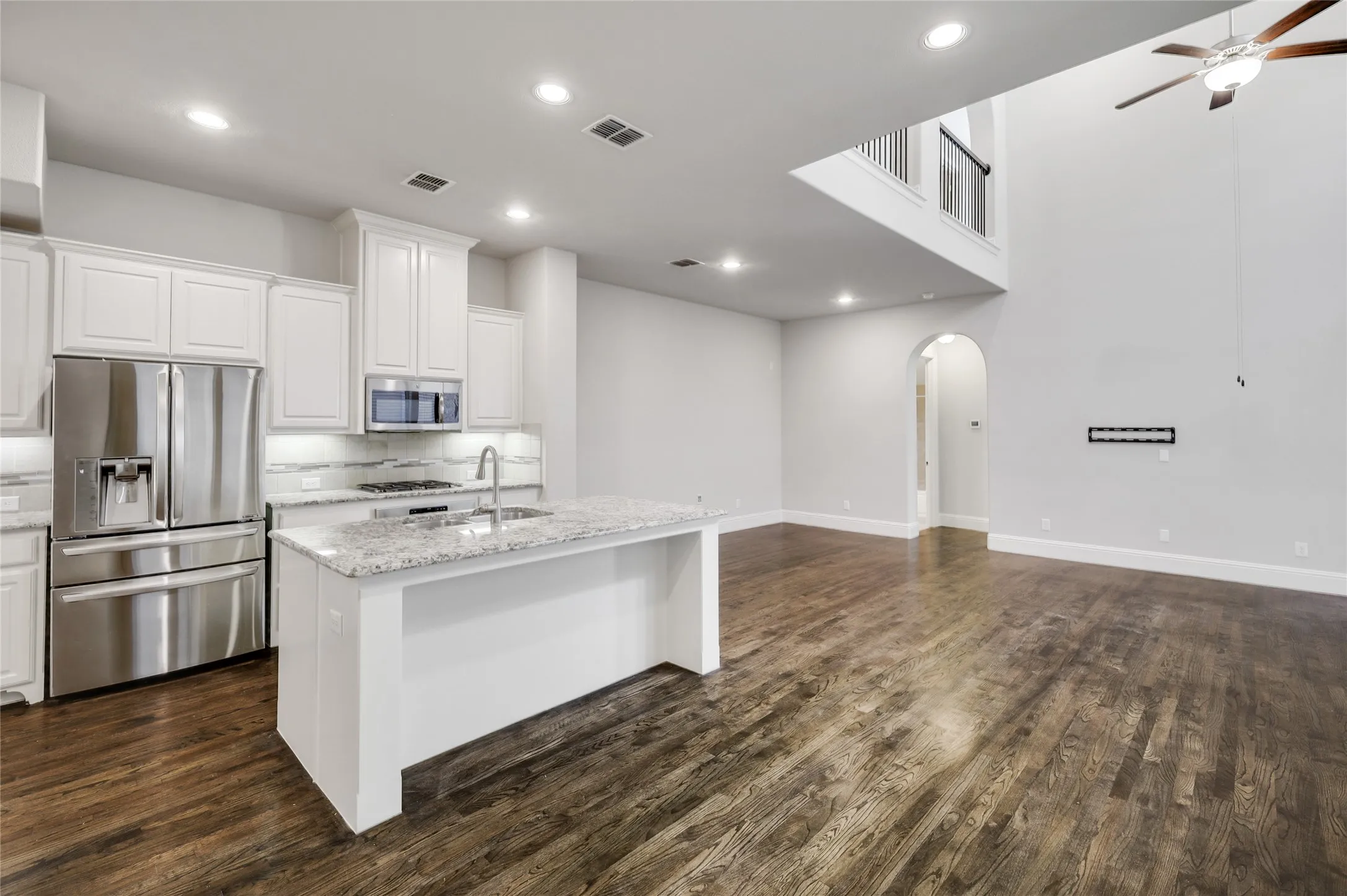 Single Family Residence For Rent in Denton County , 620 Surrey Lane, Flower Mound, Texas 75022, 4 Bedroom, 3 Bathroom, 2 Garage spaces, 2,553 Sqft, built in 2015, mls#21383290, Real Estate Agent in Flower Mound, Homes For Rent in Denton county, Homes For Rent in Flower Mound, Realtor in Flower Mound Texas, Real Estate Brokerage Independent Realty Texas, Luminita Cordes Realtor