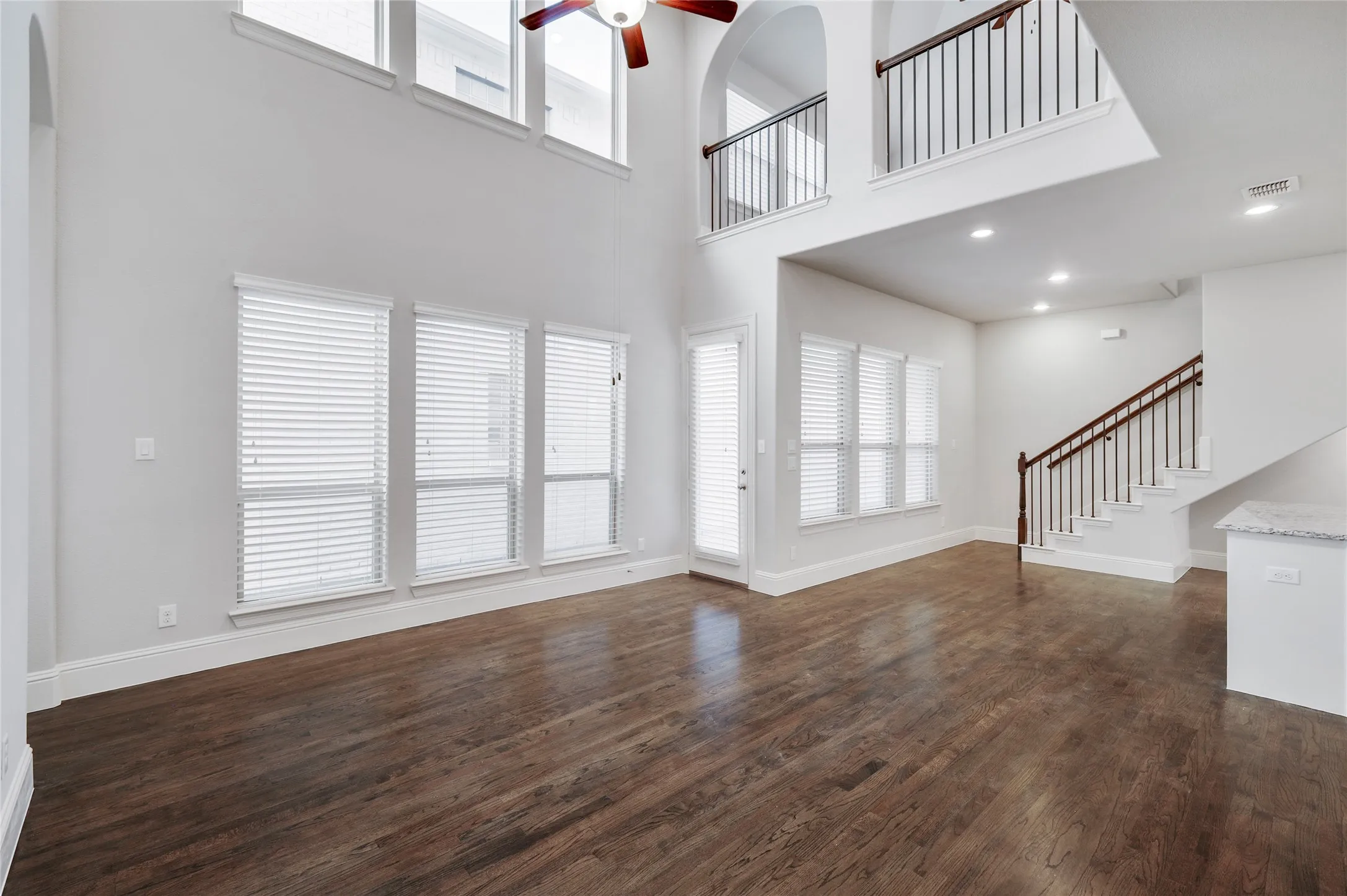 Single Family Residence For Rent in Denton County , 620 Surrey Lane, Flower Mound, Texas 75022, 4 Bedroom, 3 Bathroom, 2 Garage spaces, 2,553 Sqft, built in 2015, mls#21383290, Real Estate Agent in Flower Mound, Homes For Rent in Denton county, Homes For Rent in Flower Mound, Realtor in Flower Mound Texas, Real Estate Brokerage Independent Realty Texas, Luminita Cordes Realtor