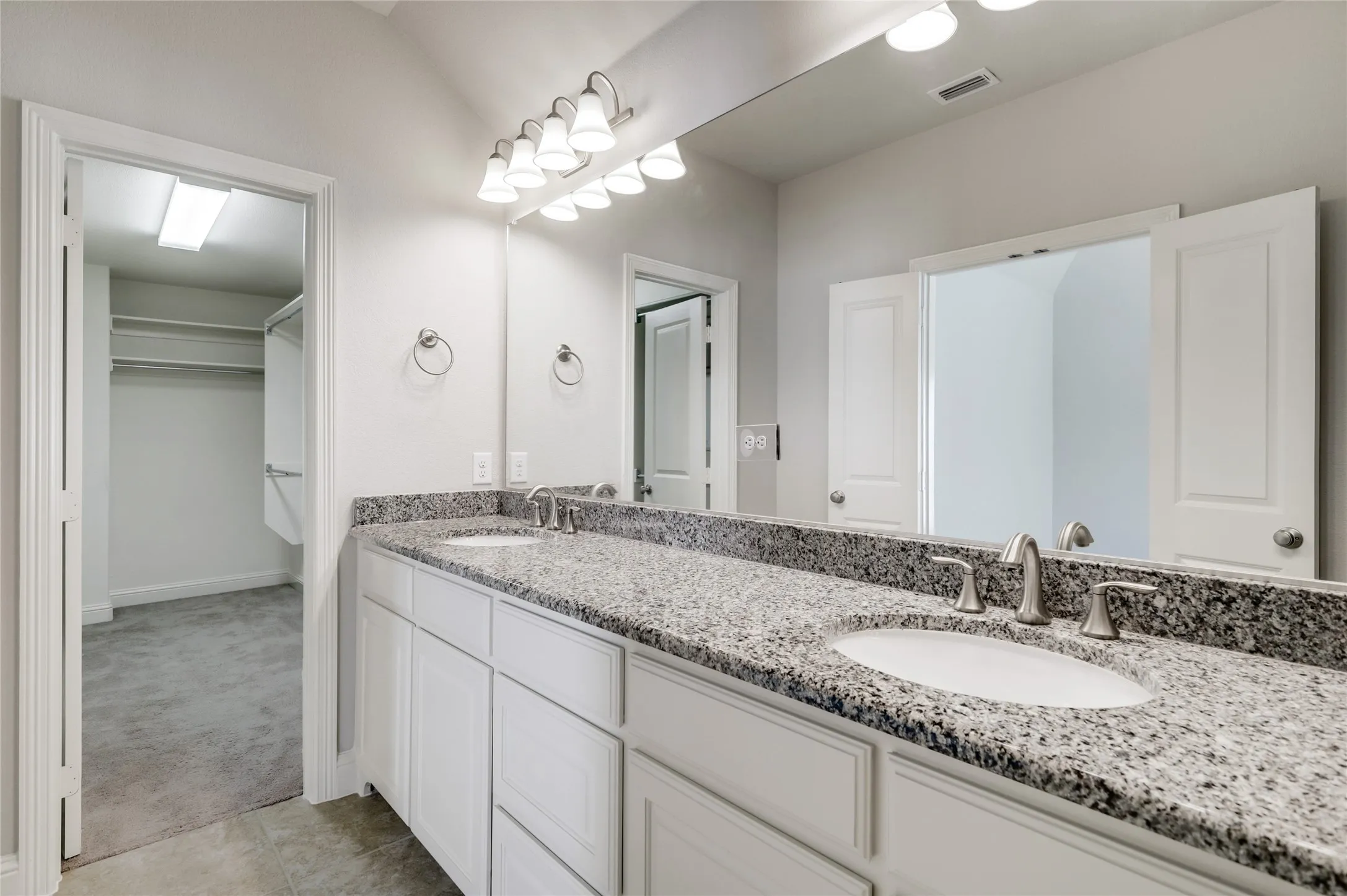 Single Family Residence For Rent in Denton County , 620 Surrey Lane, Flower Mound, Texas 75022, 4 Bedroom, 3 Bathroom, 2 Garage spaces, 2,553 Sqft, built in 2015, mls#21383290, Real Estate Agent in Flower Mound, Homes For Rent in Denton county, Homes For Rent in Flower Mound, Realtor in Flower Mound Texas, Real Estate Brokerage Independent Realty Texas, Luminita Cordes Realtor