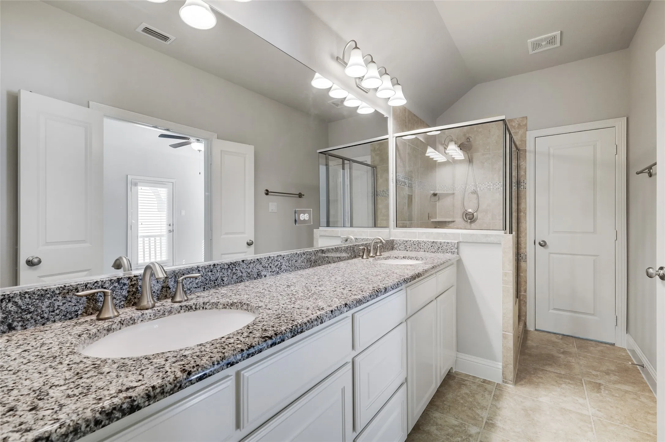 Single Family Residence For Rent in Denton County , 620 Surrey Lane, Flower Mound, Texas 75022, 4 Bedroom, 3 Bathroom, 2 Garage spaces, 2,553 Sqft, built in 2015, mls#21383290, Real Estate Agent in Flower Mound, Homes For Rent in Denton county, Homes For Rent in Flower Mound, Realtor in Flower Mound Texas, Real Estate Brokerage Independent Realty Texas, Luminita Cordes Realtor