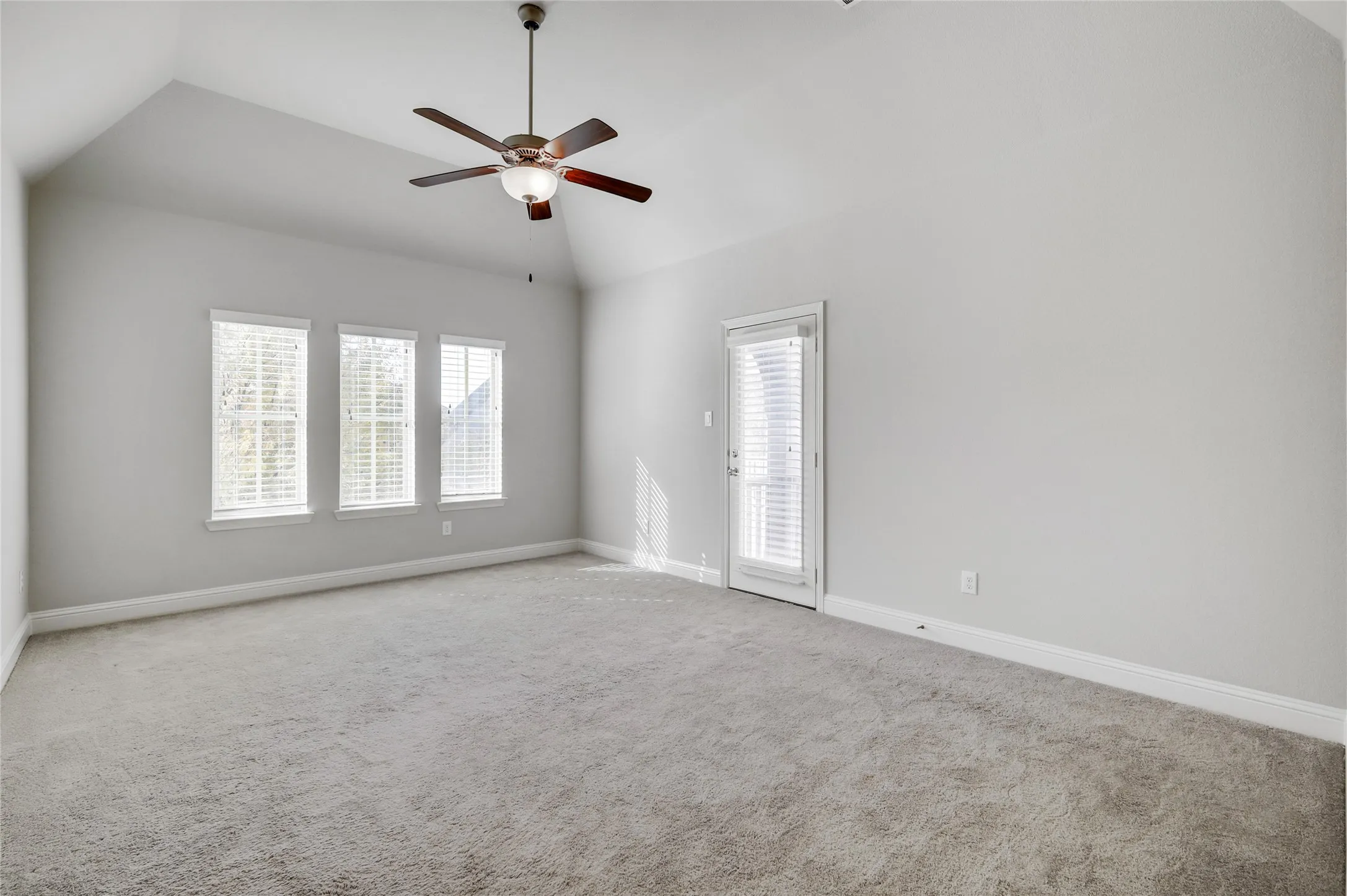 Single Family Residence For Rent in Denton County , 620 Surrey Lane, Flower Mound, Texas 75022, 4 Bedroom, 3 Bathroom, 2 Garage spaces, 2,553 Sqft, built in 2015, mls#21383290, Real Estate Agent in Flower Mound, Homes For Rent in Denton county, Homes For Rent in Flower Mound, Realtor in Flower Mound Texas, Real Estate Brokerage Independent Realty Texas, Luminita Cordes Realtor