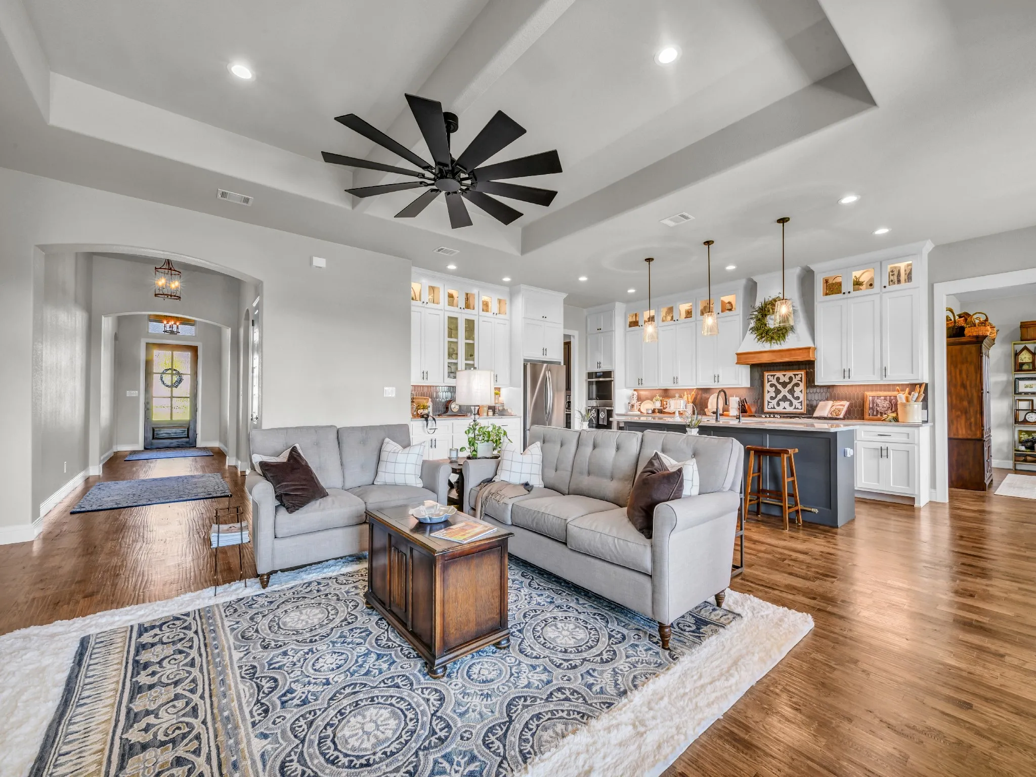 Single Family Residence For Sale in Parker County , 1217 Crown Valley Drive, Weatherford, Texas 76087, 3 Bedroom, 3 Bathroom, 3 Garage spaces, 2,985 Sqft, built in 2022, mls#21385693, Real Estate Agent in Weatherford, Homes For Sale in Parker county, Homes For Sale in Weatherford, Realtor in Weatherford Texas, Real Estate Brokerage Independent Realty Texas, Luminita Cordes Realtor