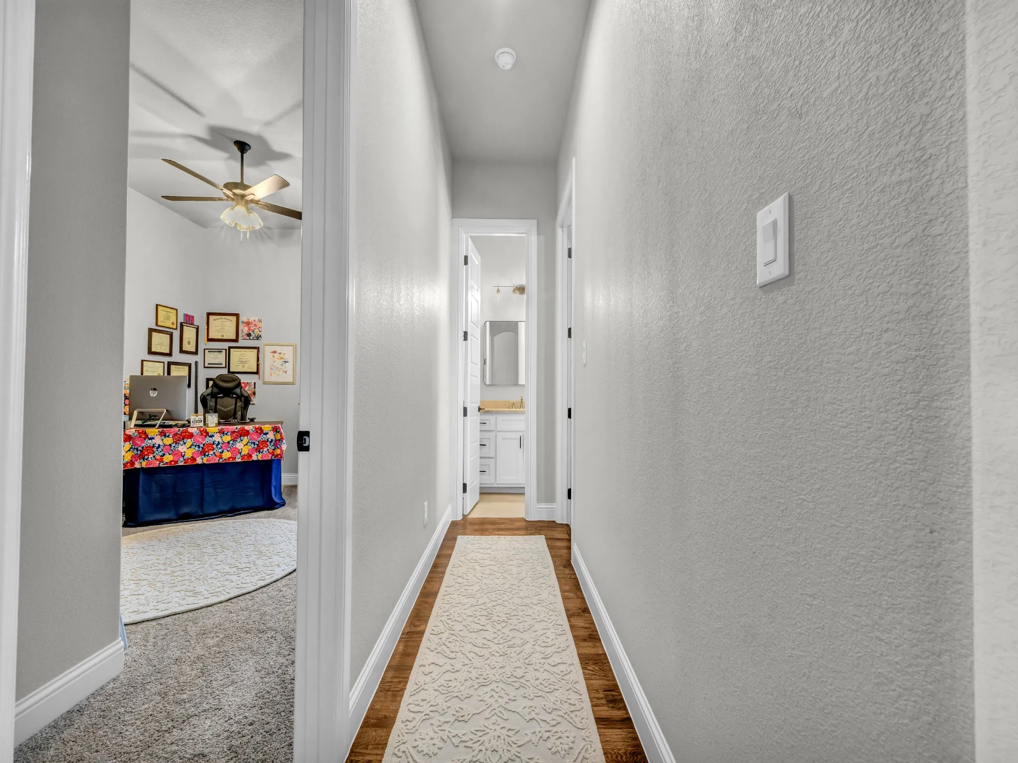 Single Family Residence For Sale in Parker County , 1217 Crown Valley Drive, Weatherford, Texas 76087, 3 Bedroom, 3 Bathroom, 3 Garage spaces, 2,985 Sqft, built in 2022, mls#21385693, Real Estate Agent in Weatherford, Homes For Sale in Parker county, Homes For Sale in Weatherford, Realtor in Weatherford Texas, Real Estate Brokerage Independent Realty Texas, Luminita Cordes Realtor