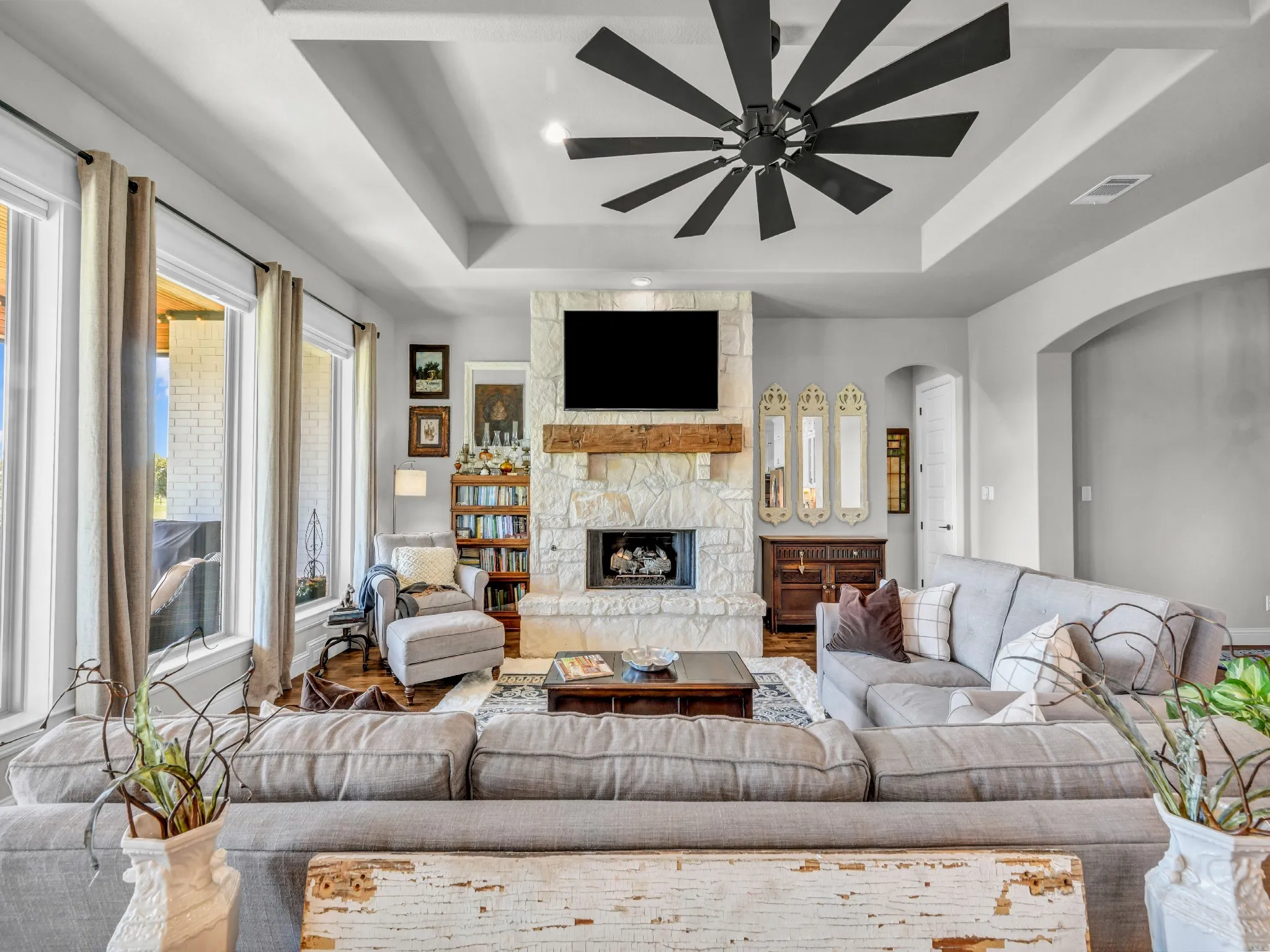 Single Family Residence For Sale in Parker County , 1217 Crown Valley Drive, Weatherford, Texas 76087, 3 Bedroom, 3 Bathroom, 3 Garage spaces, 2,985 Sqft, built in 2022, mls#21385693, Real Estate Agent in Weatherford, Homes For Sale in Parker county, Homes For Sale in Weatherford, Realtor in Weatherford Texas, Real Estate Brokerage Independent Realty Texas, Luminita Cordes Realtor
