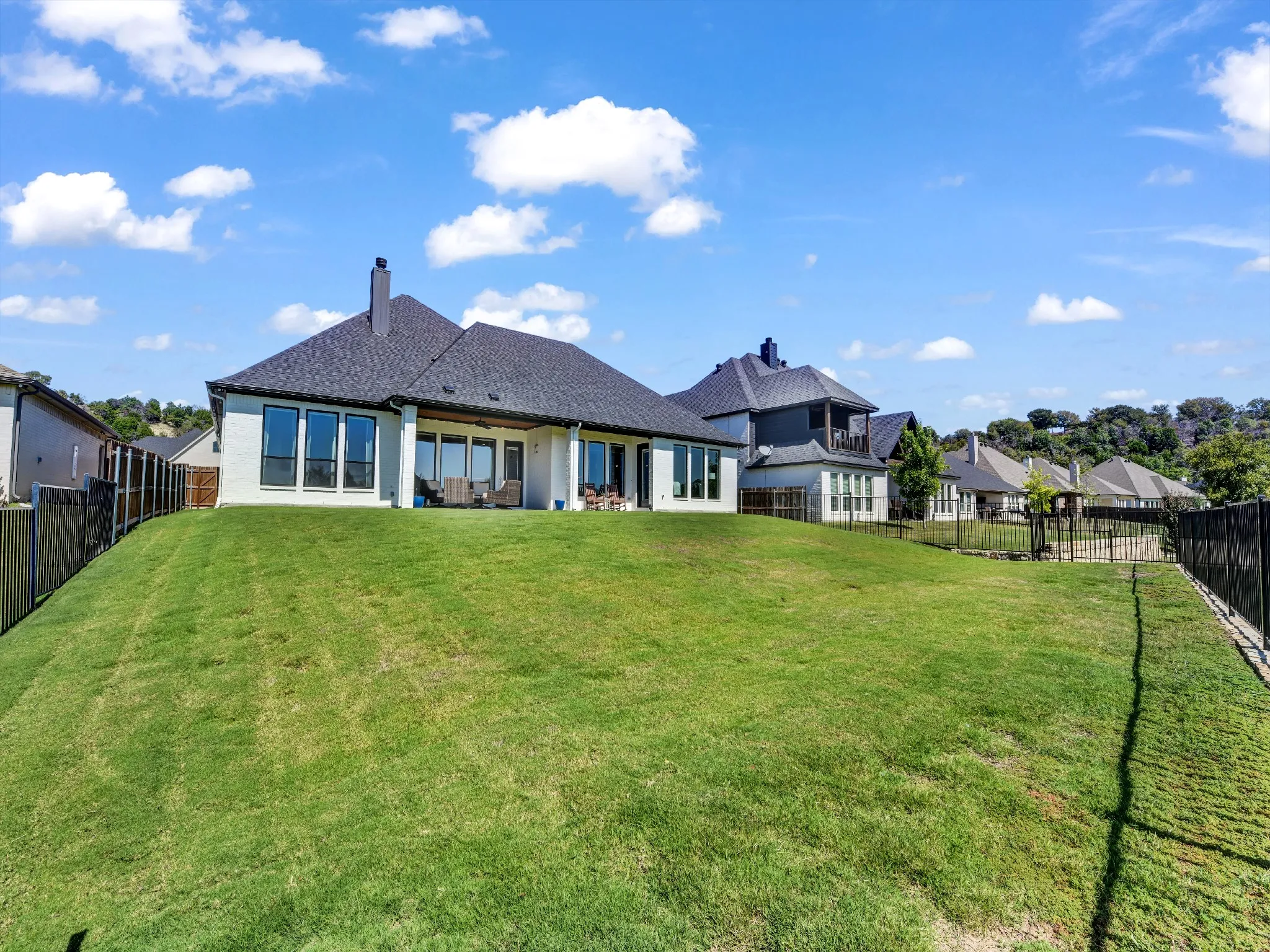 Single Family Residence For Sale in Parker County , 1217 Crown Valley Drive, Weatherford, Texas 76087, 3 Bedroom, 3 Bathroom, 3 Garage spaces, 2,985 Sqft, built in 2022, mls#21385693, Real Estate Agent in Weatherford, Homes For Sale in Parker county, Homes For Sale in Weatherford, Realtor in Weatherford Texas, Real Estate Brokerage Independent Realty Texas, Luminita Cordes Realtor