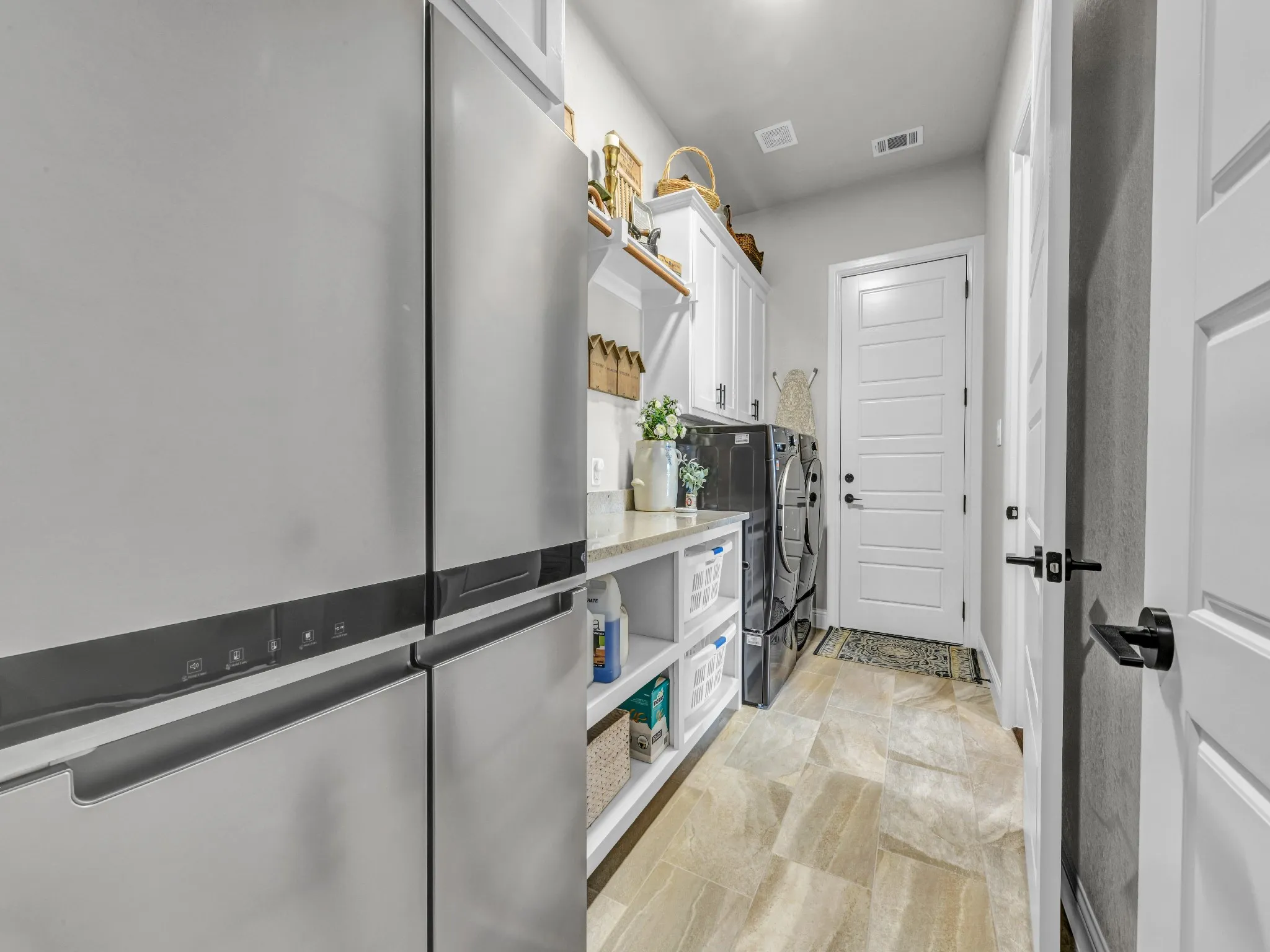 Single Family Residence For Sale in Parker County , 1217 Crown Valley Drive, Weatherford, Texas 76087, 3 Bedroom, 3 Bathroom, 3 Garage spaces, 2,985 Sqft, built in 2022, mls#21385693, Real Estate Agent in Weatherford, Homes For Sale in Parker county, Homes For Sale in Weatherford, Realtor in Weatherford Texas, Real Estate Brokerage Independent Realty Texas, Luminita Cordes Realtor