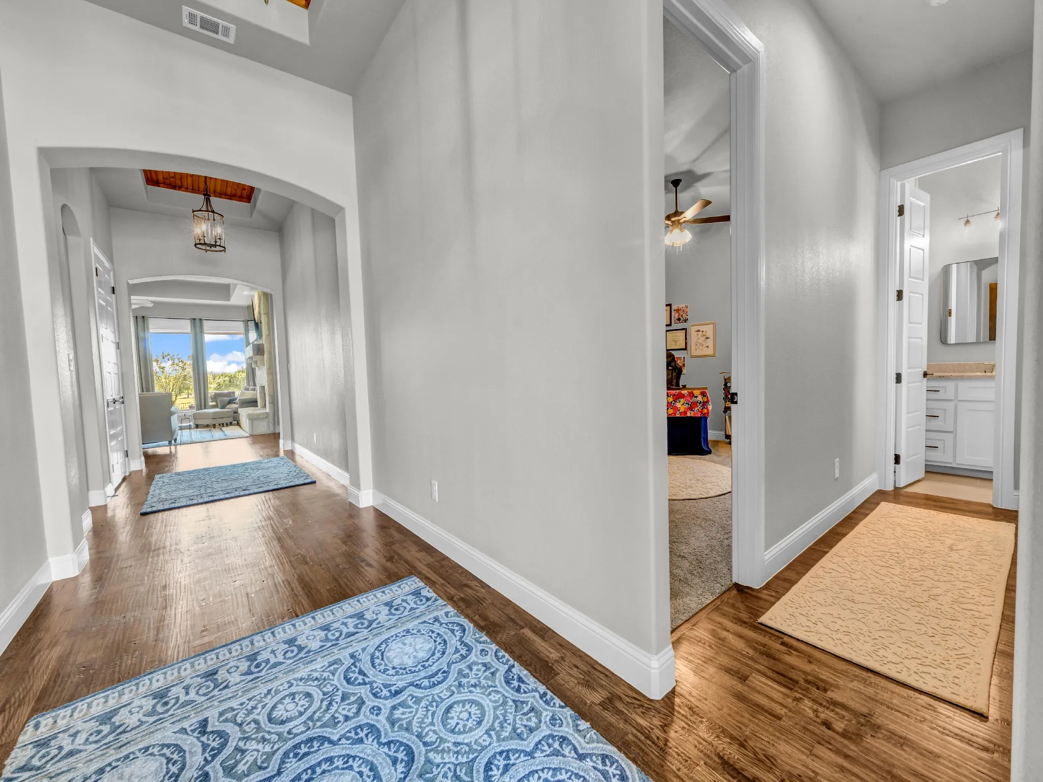 Single Family Residence For Sale in Parker County , 1217 Crown Valley Drive, Weatherford, Texas 76087, 3 Bedroom, 3 Bathroom, 3 Garage spaces, 2,985 Sqft, built in 2022, mls#21385693, Real Estate Agent in Weatherford, Homes For Sale in Parker county, Homes For Sale in Weatherford, Realtor in Weatherford Texas, Real Estate Brokerage Independent Realty Texas, Luminita Cordes Realtor