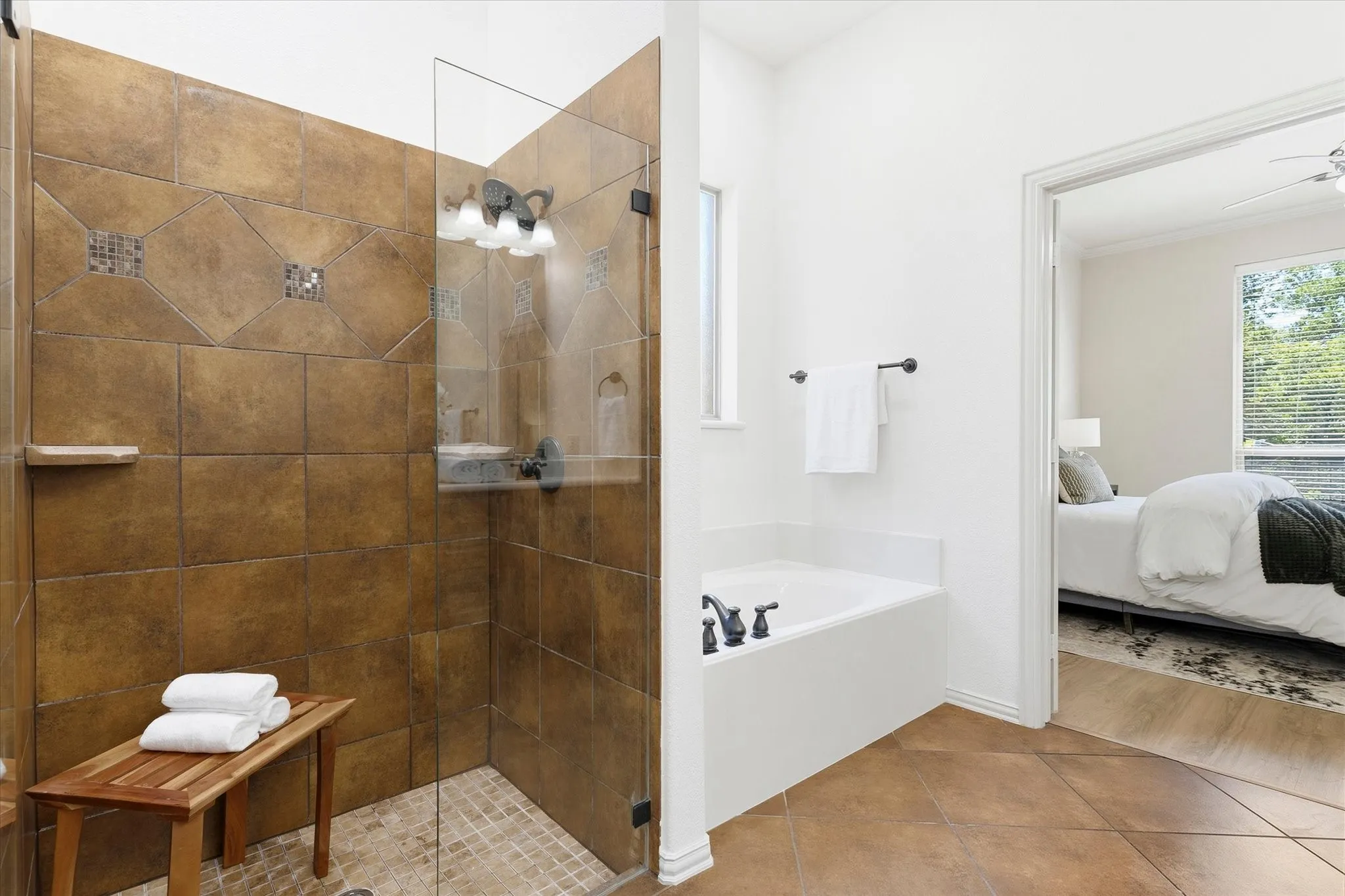 Single Family Residence For Sale in Tarrant County , 9300 Wood Duck Drive, Fort Worth, Texas 76118, 4 Bedroom, 4 Bathroom, 3 Garage spaces, 3,115 Sqft, built in 2009, mls#21383697, Real Estate Agent in Fort Worth, Homes For Sale in Tarrant county, Homes For Sale in Fort Worth, Realtor in Fort Worth Texas, Real Estate Brokerage Independent Realty Texas, Luminita Cordes Realtor