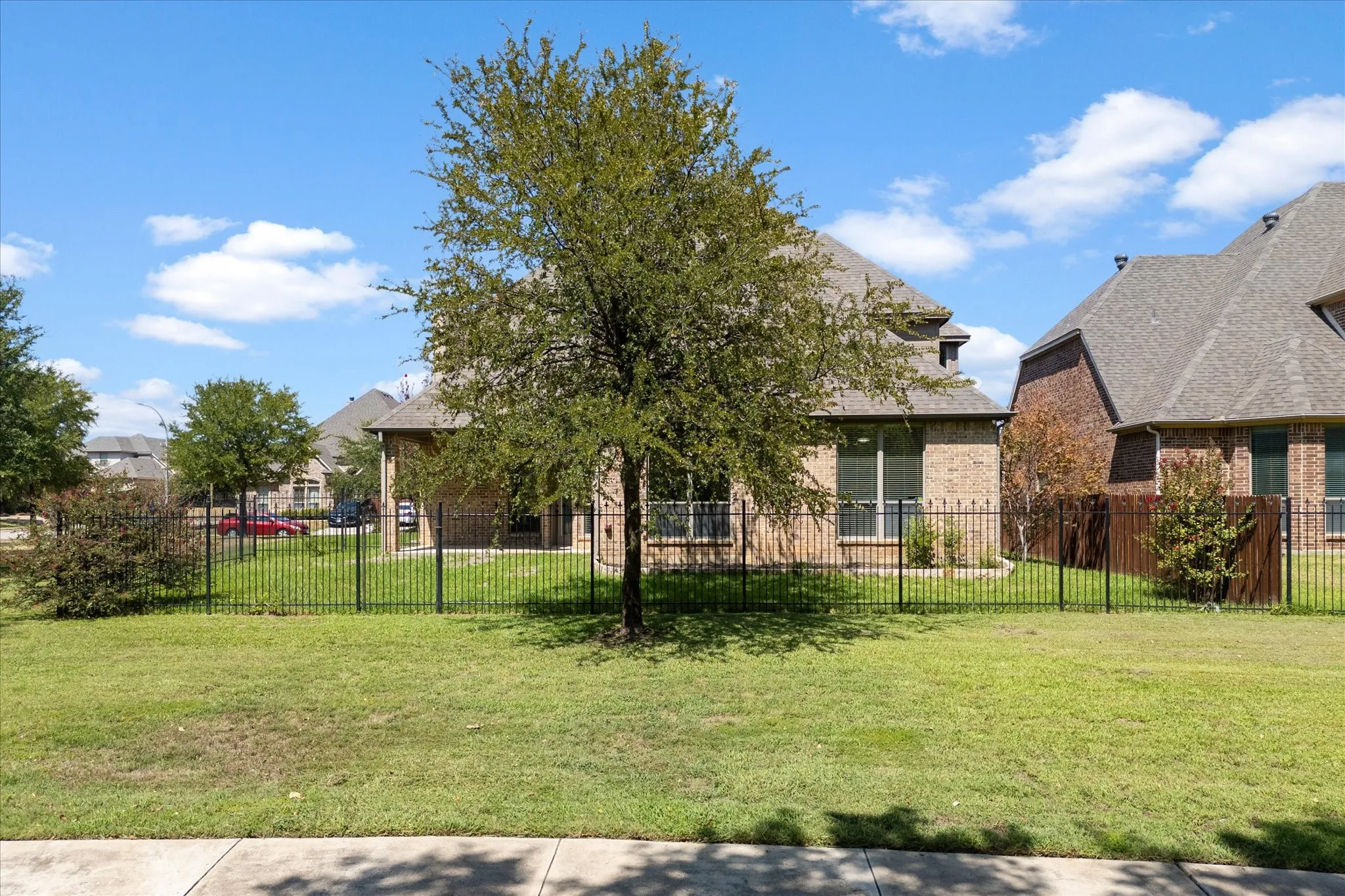 Single Family Residence For Sale in Tarrant County , 9300 Wood Duck Drive, Fort Worth, Texas 76118, 4 Bedroom, 4 Bathroom, 3 Garage spaces, 3,115 Sqft, built in 2009, mls#21383697, Real Estate Agent in Fort Worth, Homes For Sale in Tarrant county, Homes For Sale in Fort Worth, Realtor in Fort Worth Texas, Real Estate Brokerage Independent Realty Texas, Luminita Cordes Realtor