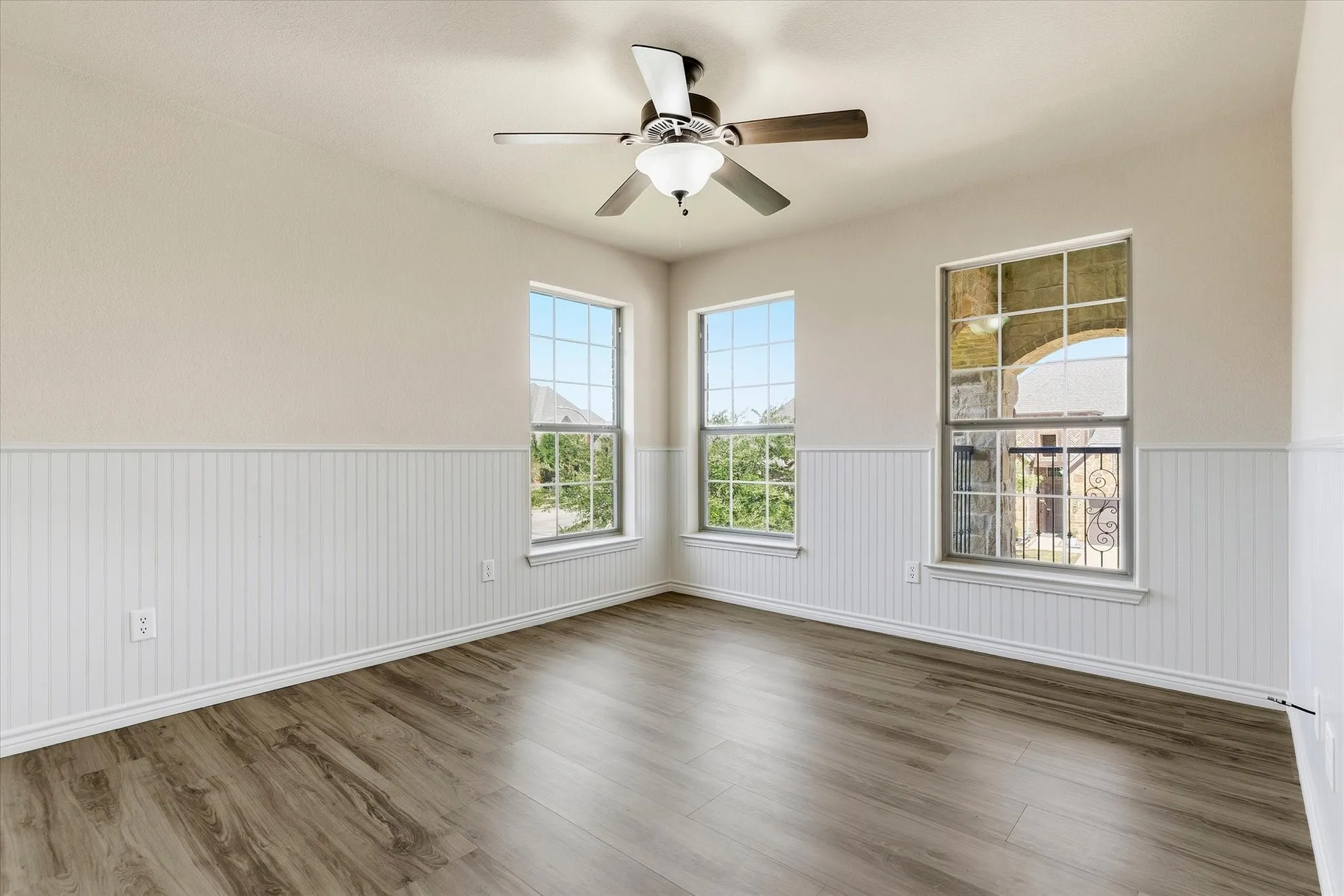 Single Family Residence For Sale in Tarrant County , 9300 Wood Duck Drive, Fort Worth, Texas 76118, 4 Bedroom, 4 Bathroom, 3 Garage spaces, 3,115 Sqft, built in 2009, mls#21383697, Real Estate Agent in Fort Worth, Homes For Sale in Tarrant county, Homes For Sale in Fort Worth, Realtor in Fort Worth Texas, Real Estate Brokerage Independent Realty Texas, Luminita Cordes Realtor