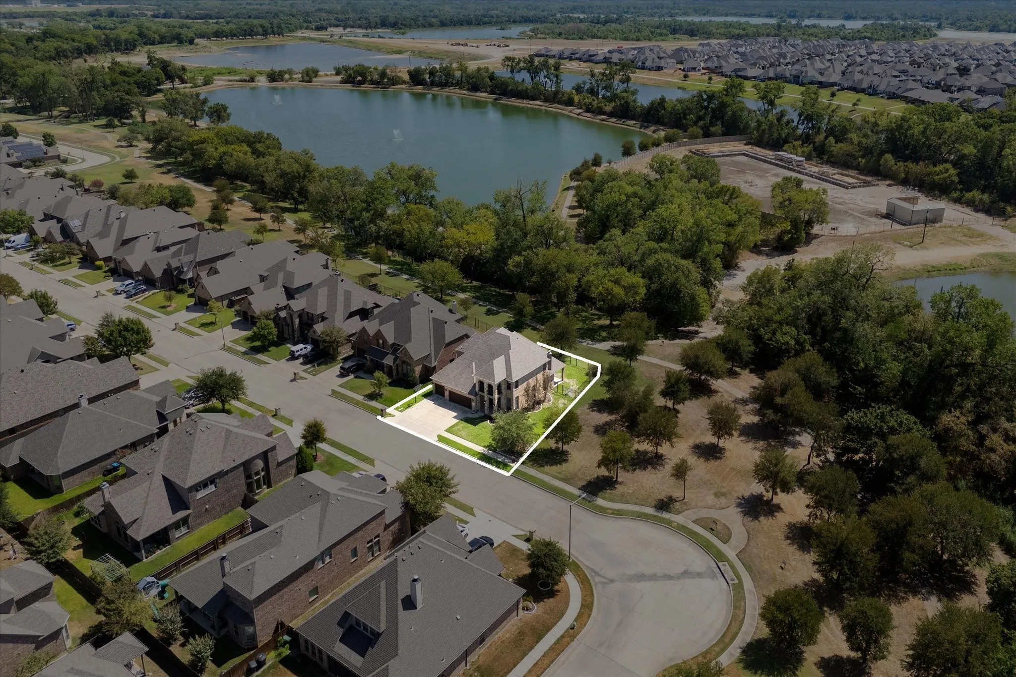 Single Family Residence For Sale in Tarrant County , 9300 Wood Duck Drive, Fort Worth, Texas 76118, 4 Bedroom, 4 Bathroom, 3 Garage spaces, 3,115 Sqft, built in 2009, mls#21383697, Real Estate Agent in Fort Worth, Homes For Sale in Tarrant county, Homes For Sale in Fort Worth, Realtor in Fort Worth Texas, Real Estate Brokerage Independent Realty Texas, Luminita Cordes Realtor
