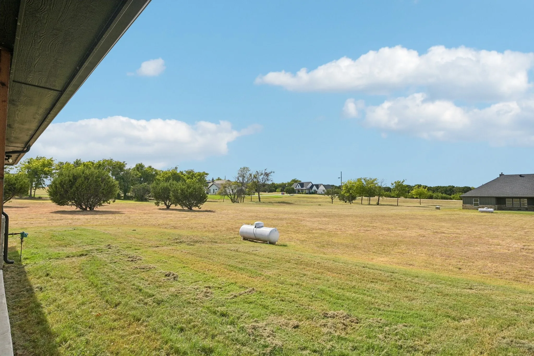 Single Family Residence For Sale in Johnson County , 6605 Buffalo Ridge Circle, Godley, Texas 76044, 4 Bedroom, 3 Bathroom, 2 Garage spaces, 2,378 Sqft, built in 2024, mls#21384759, Real Estate Agent in Godley, Homes For Sale in Johnson county, Homes For Sale in Godley, Realtor in Godley Texas, Real Estate Brokerage Independent Realty Texas, Luminita Cordes Realtor