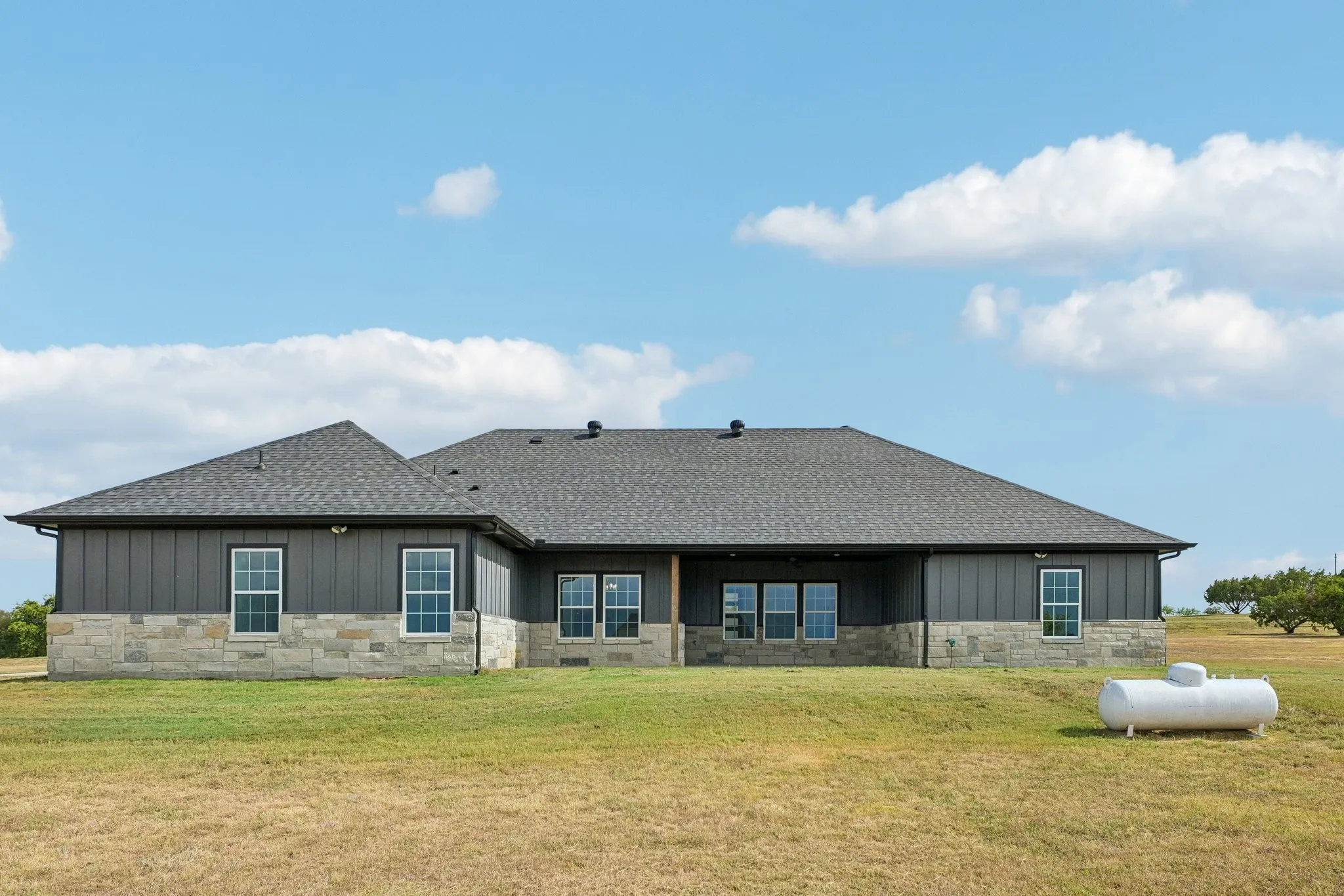 Single Family Residence For Sale in Johnson County , 6605 Buffalo Ridge Circle, Godley, Texas 76044, 4 Bedroom, 3 Bathroom, 2 Garage spaces, 2,378 Sqft, built in 2024, mls#21384759, Real Estate Agent in Godley, Homes For Sale in Johnson county, Homes For Sale in Godley, Realtor in Godley Texas, Real Estate Brokerage Independent Realty Texas, Luminita Cordes Realtor
