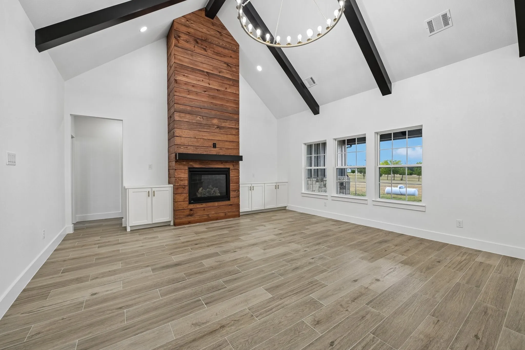 Single Family Residence For Sale in Johnson County , 6605 Buffalo Ridge Circle, Godley, Texas 76044, 4 Bedroom, 3 Bathroom, 2 Garage spaces, 2,378 Sqft, built in 2024, mls#21384759, Real Estate Agent in Godley, Homes For Sale in Johnson county, Homes For Sale in Godley, Realtor in Godley Texas, Real Estate Brokerage Independent Realty Texas, Luminita Cordes Realtor