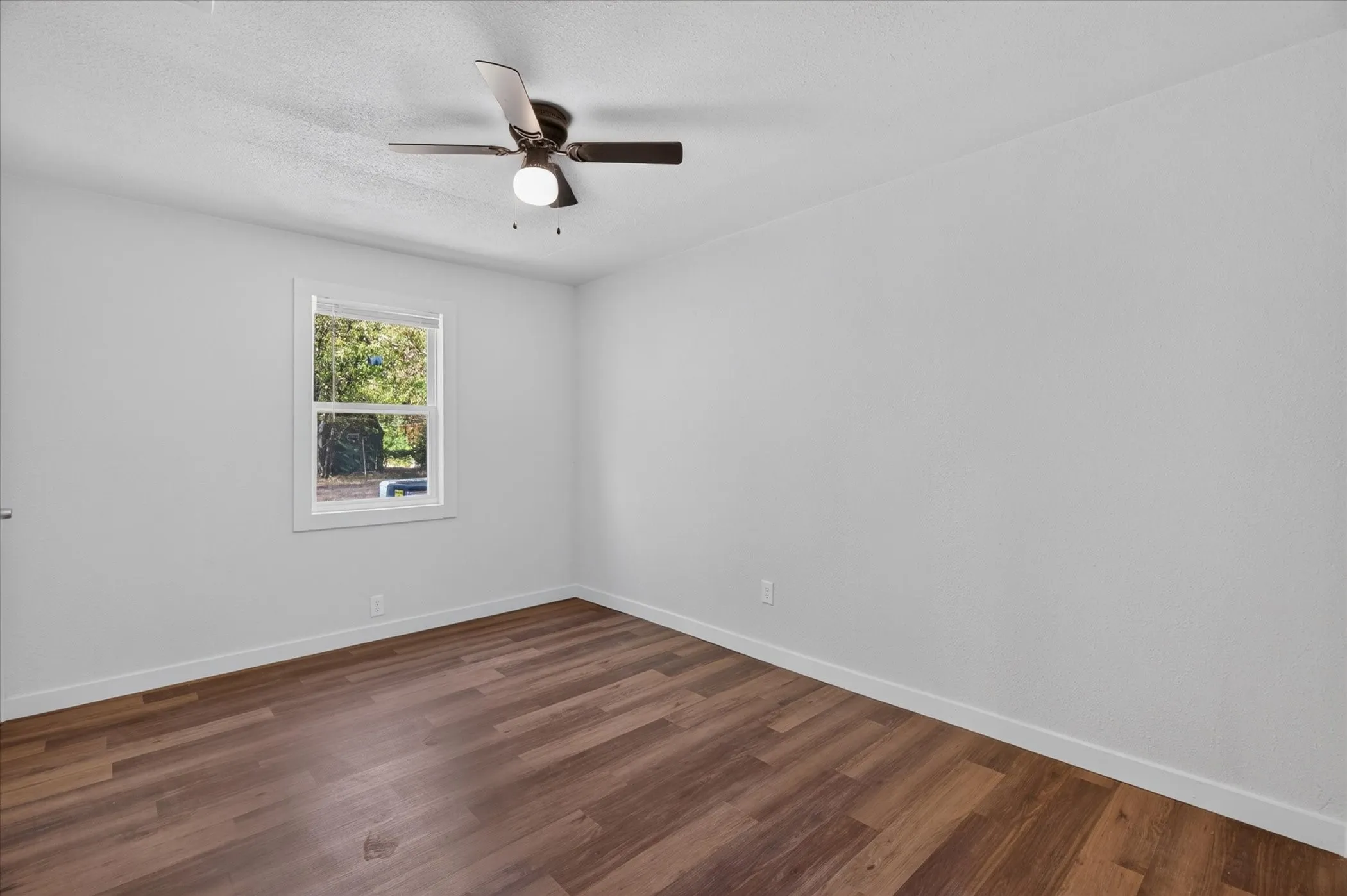Single Family Residence For Rent in Johnson County , 537 NW King Street, Burleson, Texas 76028, 4 Bedroom, 2 Bathroom, Garage spaces, 1,398 Sqft, built in 1961, mls#21385709, Real Estate Agent in Burleson, Homes For Rent in Johnson county, Homes For Rent in Burleson, Realtor in Burleson Texas, Real Estate Brokerage Independent Realty Texas, Luminita Cordes Realtor