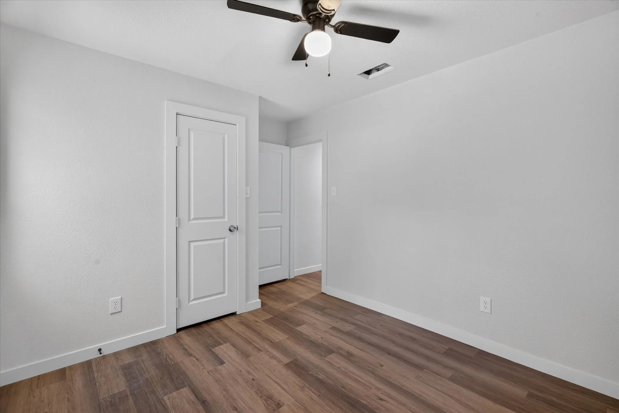Single Family Residence For Rent in Johnson County , 537 NW King Street, Burleson, Texas 76028, 4 Bedroom, 2 Bathroom, Garage spaces, 1,398 Sqft, built in 1961, mls#21385709, Real Estate Agent in Burleson, Homes For Rent in Johnson county, Homes For Rent in Burleson, Realtor in Burleson Texas, Real Estate Brokerage Independent Realty Texas, Luminita Cordes Realtor