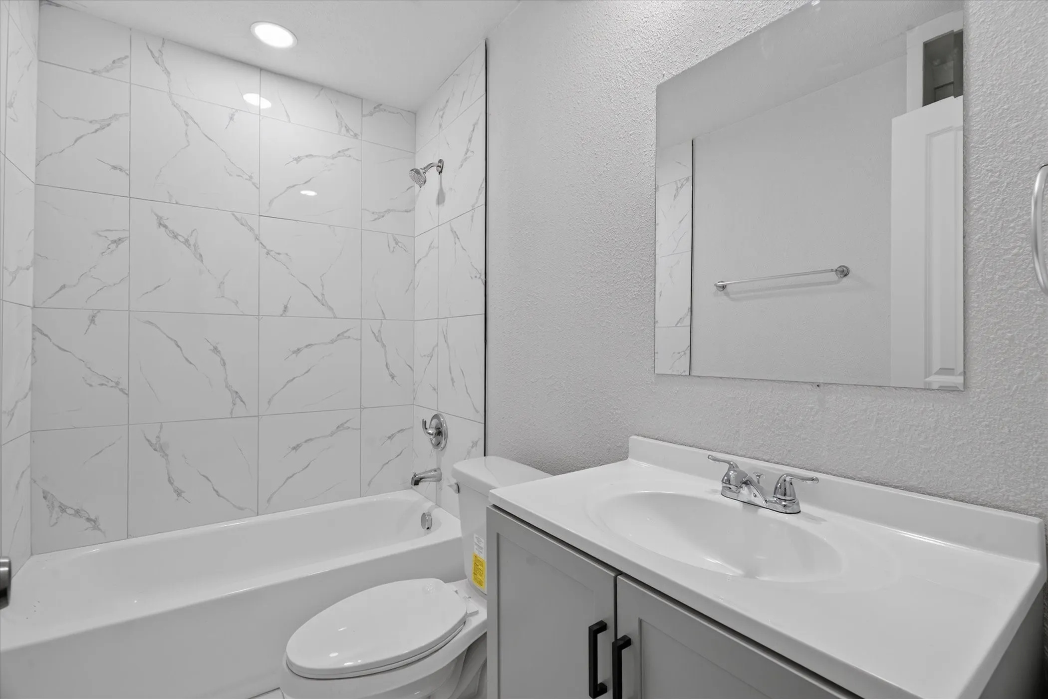 Single Family Residence For Rent in Johnson County , 537 NW King Street, Burleson, Texas 76028, 4 Bedroom, 2 Bathroom, Garage spaces, 1,398 Sqft, built in 1961, mls#21385709, Real Estate Agent in Burleson, Homes For Rent in Johnson county, Homes For Rent in Burleson, Realtor in Burleson Texas, Real Estate Brokerage Independent Realty Texas, Luminita Cordes Realtor