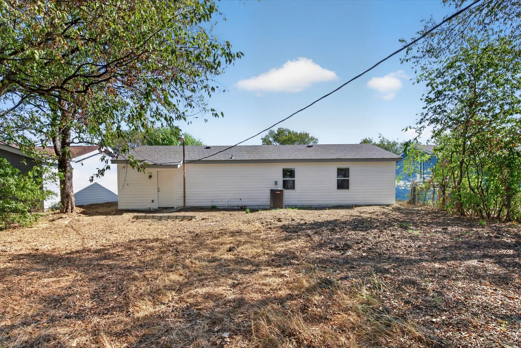 Single Family Residence For Rent in Johnson County , 537 NW King Street, Burleson, Texas 76028, 4 Bedroom, 2 Bathroom, Garage spaces, 1,398 Sqft, built in 1961, mls#21385709, Real Estate Agent in Burleson, Homes For Rent in Johnson county, Homes For Rent in Burleson, Realtor in Burleson Texas, Real Estate Brokerage Independent Realty Texas, Luminita Cordes Realtor