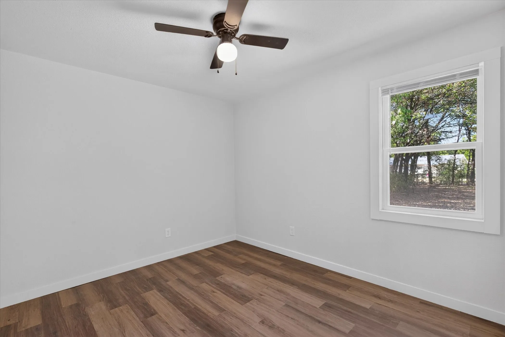 Single Family Residence For Rent in Johnson County , 537 NW King Street, Burleson, Texas 76028, 4 Bedroom, 2 Bathroom, Garage spaces, 1,398 Sqft, built in 1961, mls#21385709, Real Estate Agent in Burleson, Homes For Rent in Johnson county, Homes For Rent in Burleson, Realtor in Burleson Texas, Real Estate Brokerage Independent Realty Texas, Luminita Cordes Realtor