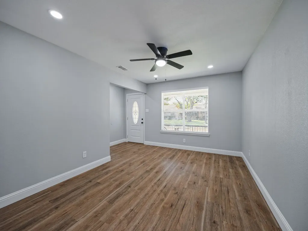Single Family Residence For Sale in Dallas County , 1805 Bardfield Avenue, Garland, Texas 75041, 3 Bedroom, 2 Bathroom, 2 Garage spaces, 1,530 Sqft, built in 1965, mls#21383034, Real Estate Agent in Garland, Homes For Sale in Dallas county, Homes For Sale in Garland, Realtor in Garland Texas, Real Estate Brokerage Independent Realty Texas, Luminita Cordes Realtor