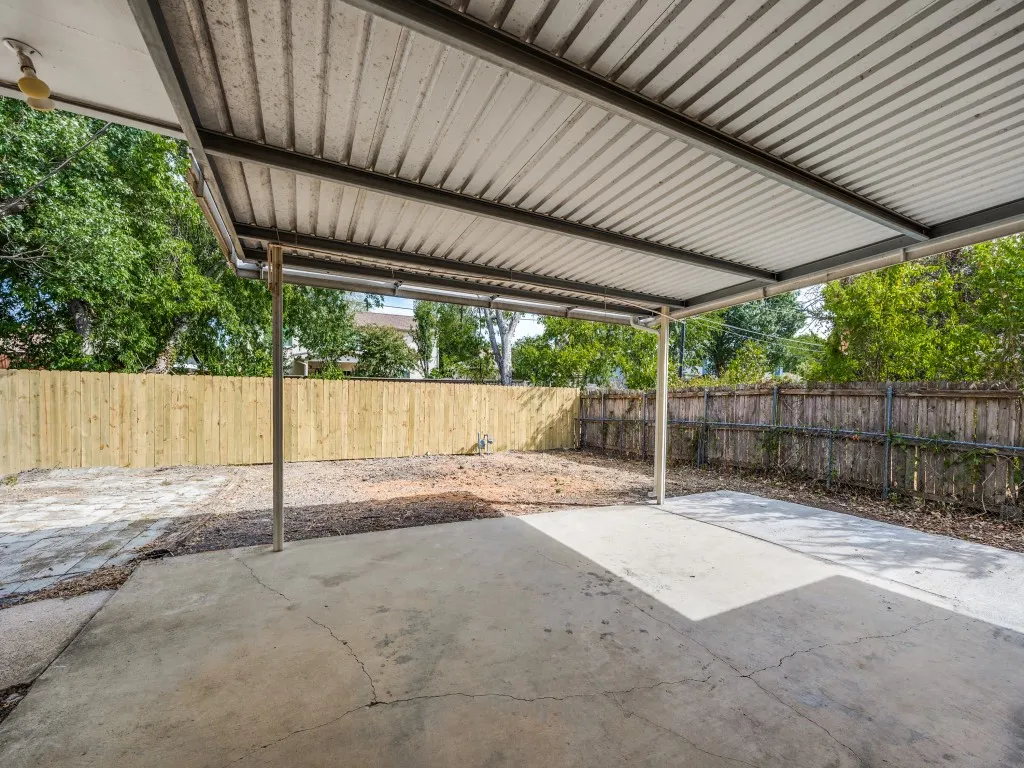 Single Family Residence For Sale in Dallas County , 1805 Bardfield Avenue, Garland, Texas 75041, 3 Bedroom, 2 Bathroom, 2 Garage spaces, 1,530 Sqft, built in 1965, mls#21383034, Real Estate Agent in Garland, Homes For Sale in Dallas county, Homes For Sale in Garland, Realtor in Garland Texas, Real Estate Brokerage Independent Realty Texas, Luminita Cordes Realtor