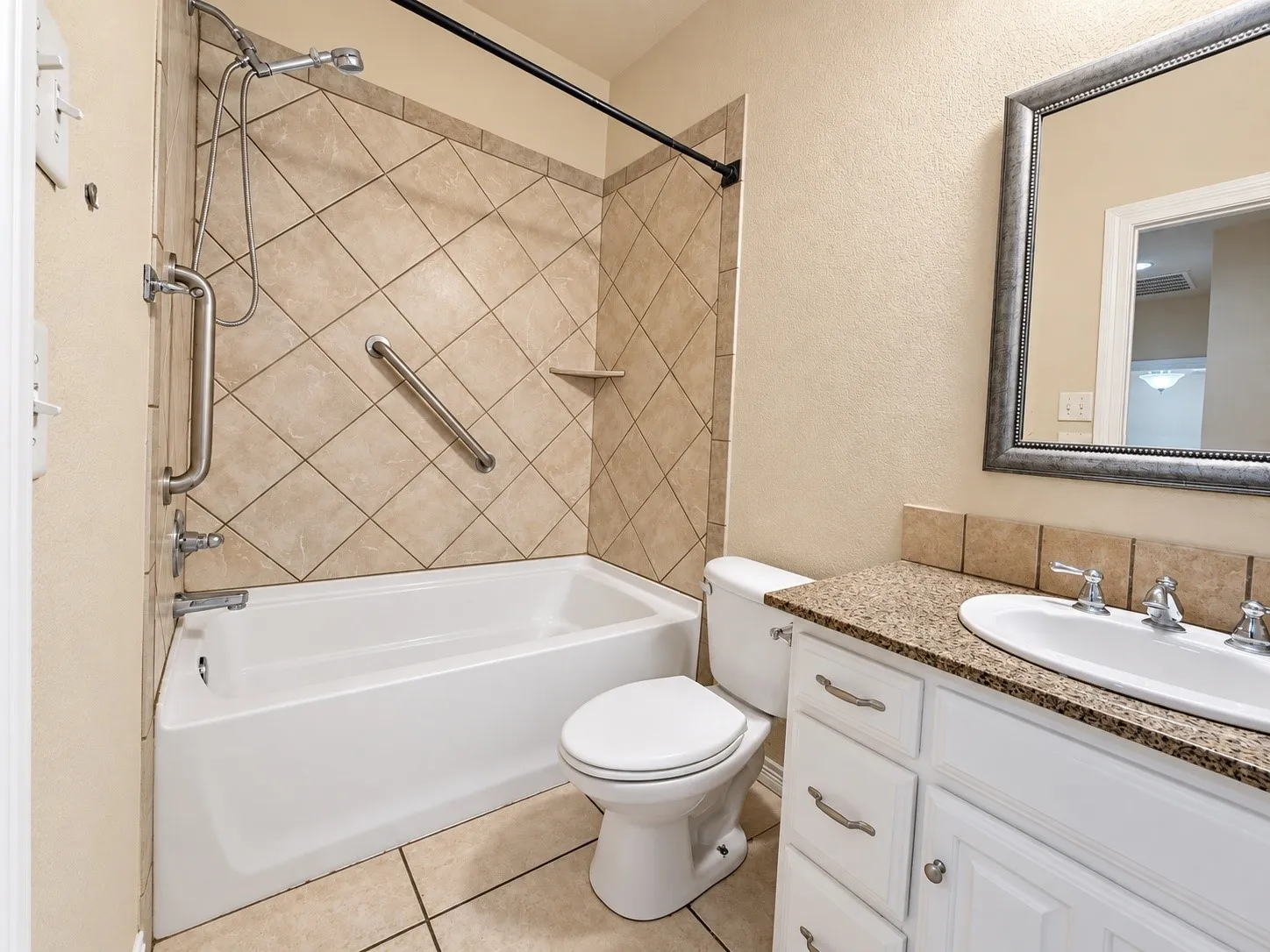 Single Family Residence For Sale in Tarrant County , 6549 Blue Grass Drive, Watauga, Texas 76148, 3 Bedroom, 2 Bathroom, 2 Garage spaces, 1,753 Sqft, built in 2007, mls#21381112, Real Estate Agent in Watauga, Homes For Sale in Tarrant county, Homes For Sale in Watauga, Realtor in Watauga Texas, Real Estate Brokerage Independent Realty Texas, Luminita Cordes Realtor
