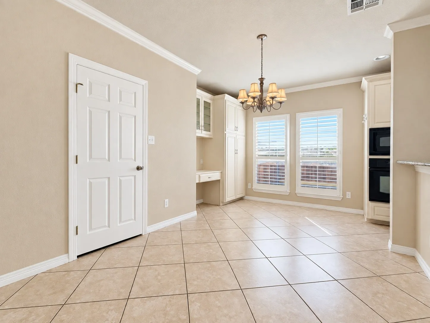 Single Family Residence For Sale in Tarrant County , 6549 Blue Grass Drive, Watauga, Texas 76148, 3 Bedroom, 2 Bathroom, 2 Garage spaces, 1,753 Sqft, built in 2007, mls#21381112, Real Estate Agent in Watauga, Homes For Sale in Tarrant county, Homes For Sale in Watauga, Realtor in Watauga Texas, Real Estate Brokerage Independent Realty Texas, Luminita Cordes Realtor
