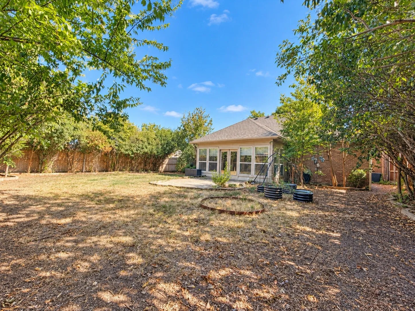 Single Family Residence For Sale in Tarrant County , 6549 Blue Grass Drive, Watauga, Texas 76148, 3 Bedroom, 2 Bathroom, 2 Garage spaces, 1,753 Sqft, built in 2007, mls#21381112, Real Estate Agent in Watauga, Homes For Sale in Tarrant county, Homes For Sale in Watauga, Realtor in Watauga Texas, Real Estate Brokerage Independent Realty Texas, Luminita Cordes Realtor