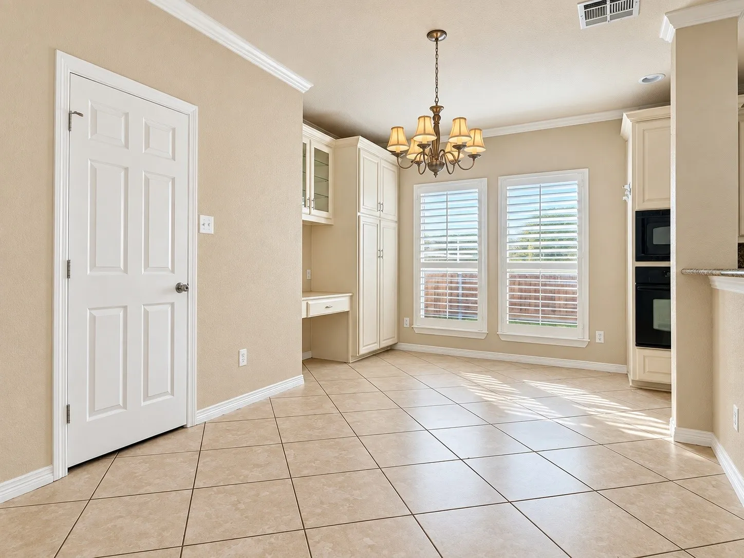 Single Family Residence For Sale in Tarrant County , 6549 Blue Grass Drive, Watauga, Texas 76148, 3 Bedroom, 2 Bathroom, 2 Garage spaces, 1,753 Sqft, built in 2007, mls#21381112, Real Estate Agent in Watauga, Homes For Sale in Tarrant county, Homes For Sale in Watauga, Realtor in Watauga Texas, Real Estate Brokerage Independent Realty Texas, Luminita Cordes Realtor