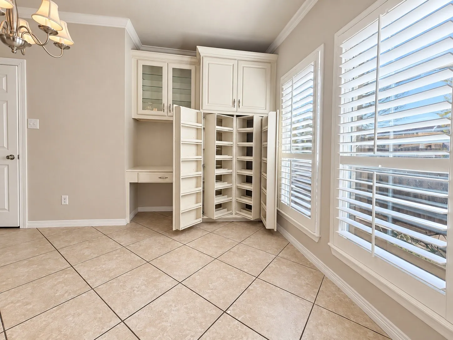 Single Family Residence For Sale in Tarrant County , 6549 Blue Grass Drive, Watauga, Texas 76148, 3 Bedroom, 2 Bathroom, 2 Garage spaces, 1,753 Sqft, built in 2007, mls#21381112, Real Estate Agent in Watauga, Homes For Sale in Tarrant county, Homes For Sale in Watauga, Realtor in Watauga Texas, Real Estate Brokerage Independent Realty Texas, Luminita Cordes Realtor