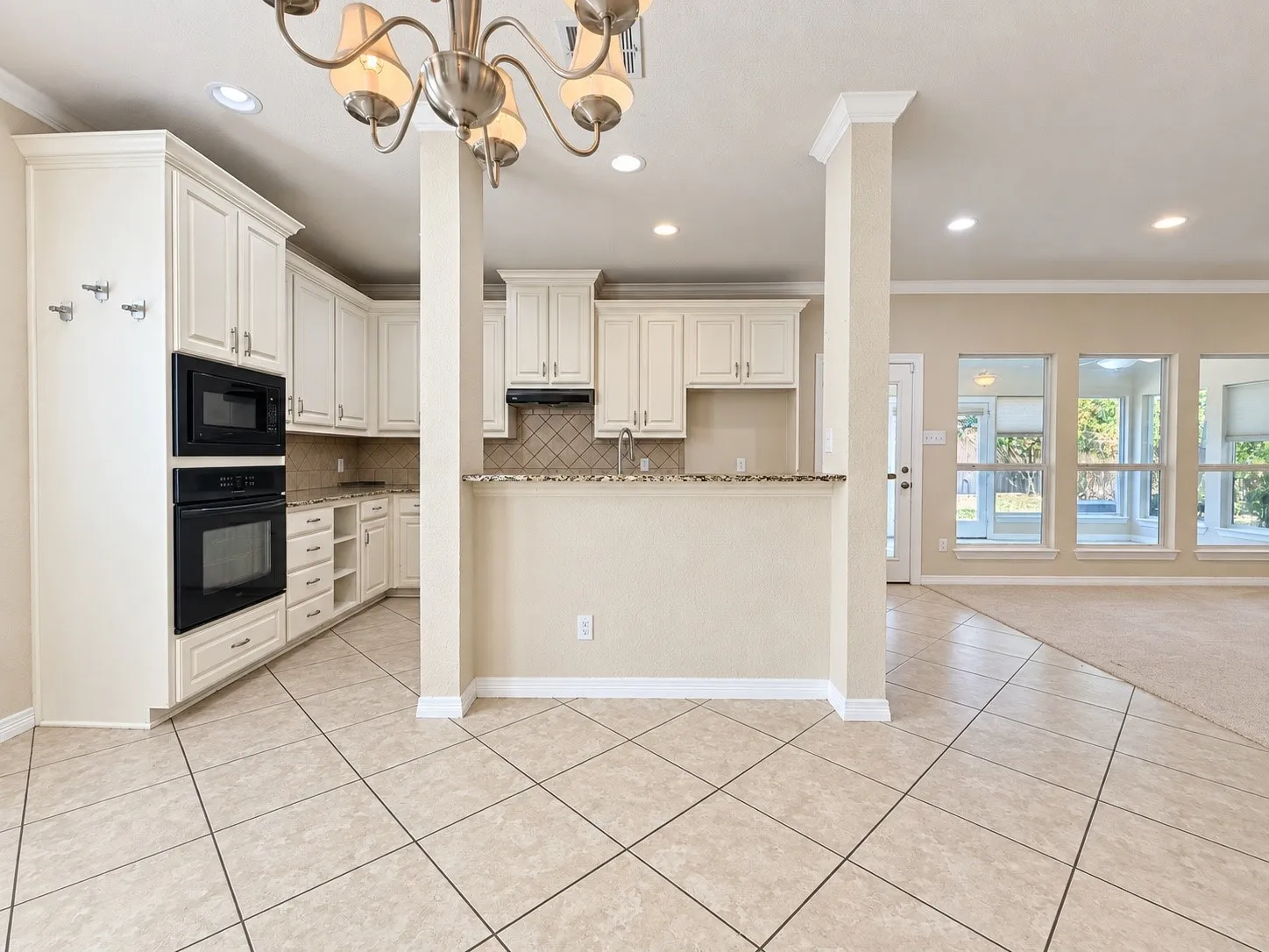Single Family Residence For Sale in Tarrant County , 6549 Blue Grass Drive, Watauga, Texas 76148, 3 Bedroom, 2 Bathroom, 2 Garage spaces, 1,753 Sqft, built in 2007, mls#21381112, Real Estate Agent in Watauga, Homes For Sale in Tarrant county, Homes For Sale in Watauga, Realtor in Watauga Texas, Real Estate Brokerage Independent Realty Texas, Luminita Cordes Realtor