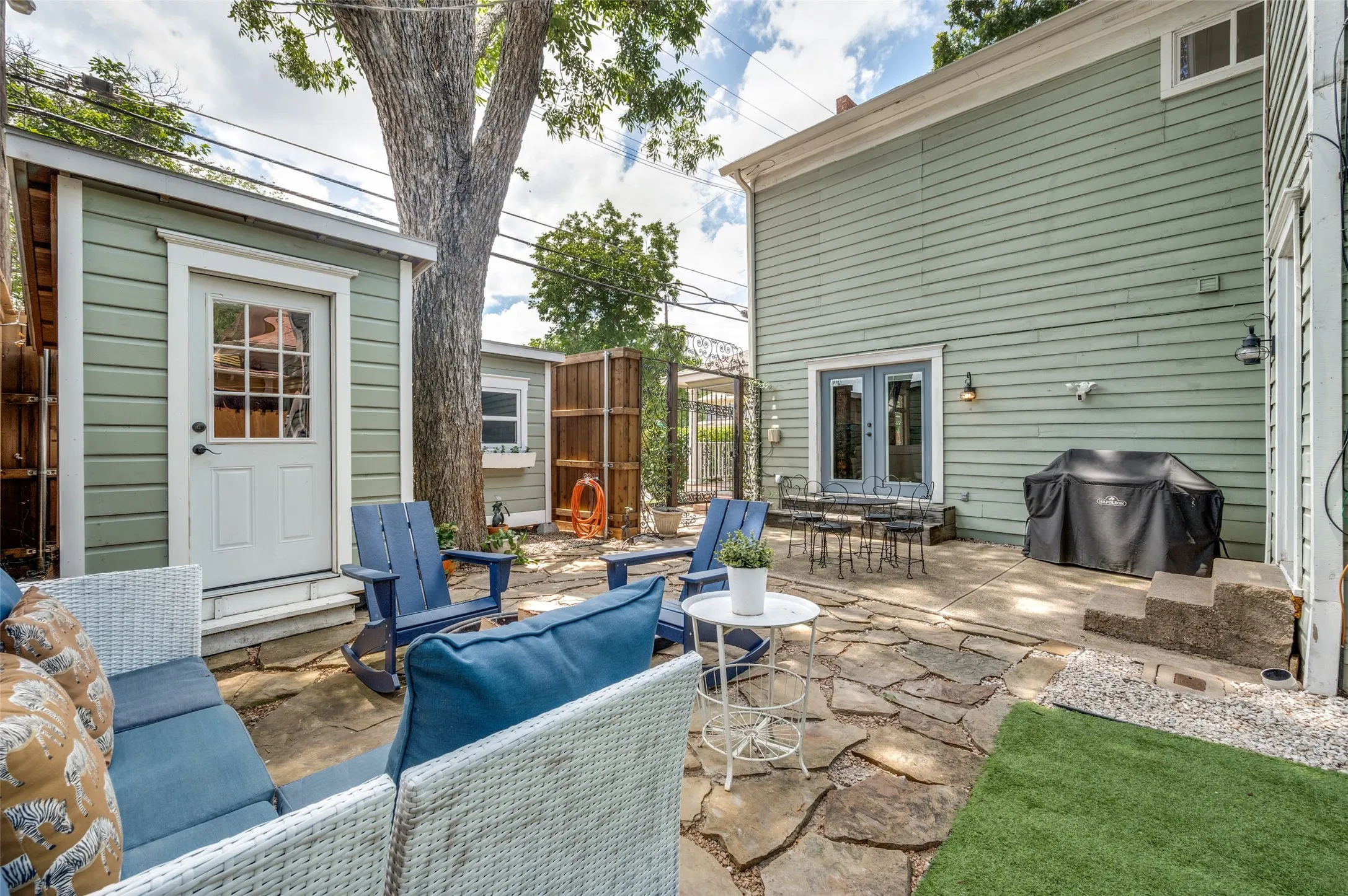 Single Family Residence For Sale in Dallas County , 5602 Reiger Avenue, Dallas, Texas 75214, 4 Bedroom, 3 Bathroom, Garage spaces, 2,238 Sqft, built in 1927, mls#21385724, Real Estate Agent in Dallas, Homes For Sale in Dallas county, Homes For Sale in Dallas, Realtor in Dallas Texas, Real Estate Brokerage Independent Realty Texas, Luminita Cordes Realtor