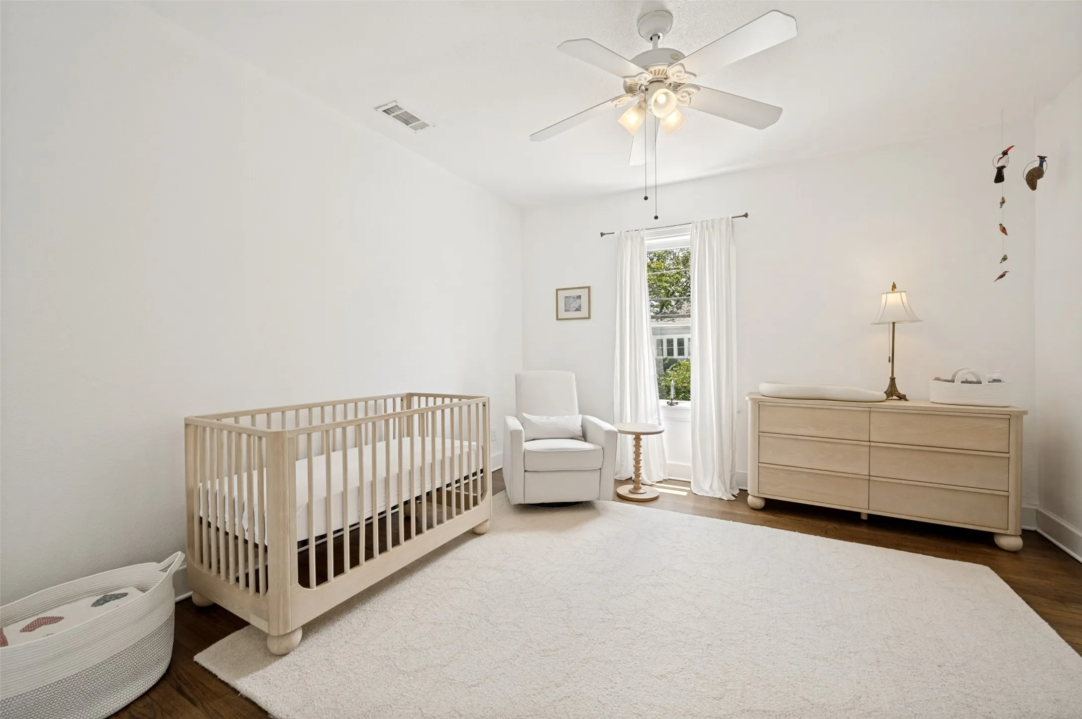 Single Family Residence For Sale in Dallas County , 5602 Reiger Avenue, Dallas, Texas 75214, 4 Bedroom, 3 Bathroom, Garage spaces, 2,238 Sqft, built in 1927, mls#21385724, Real Estate Agent in Dallas, Homes For Sale in Dallas county, Homes For Sale in Dallas, Realtor in Dallas Texas, Real Estate Brokerage Independent Realty Texas, Luminita Cordes Realtor