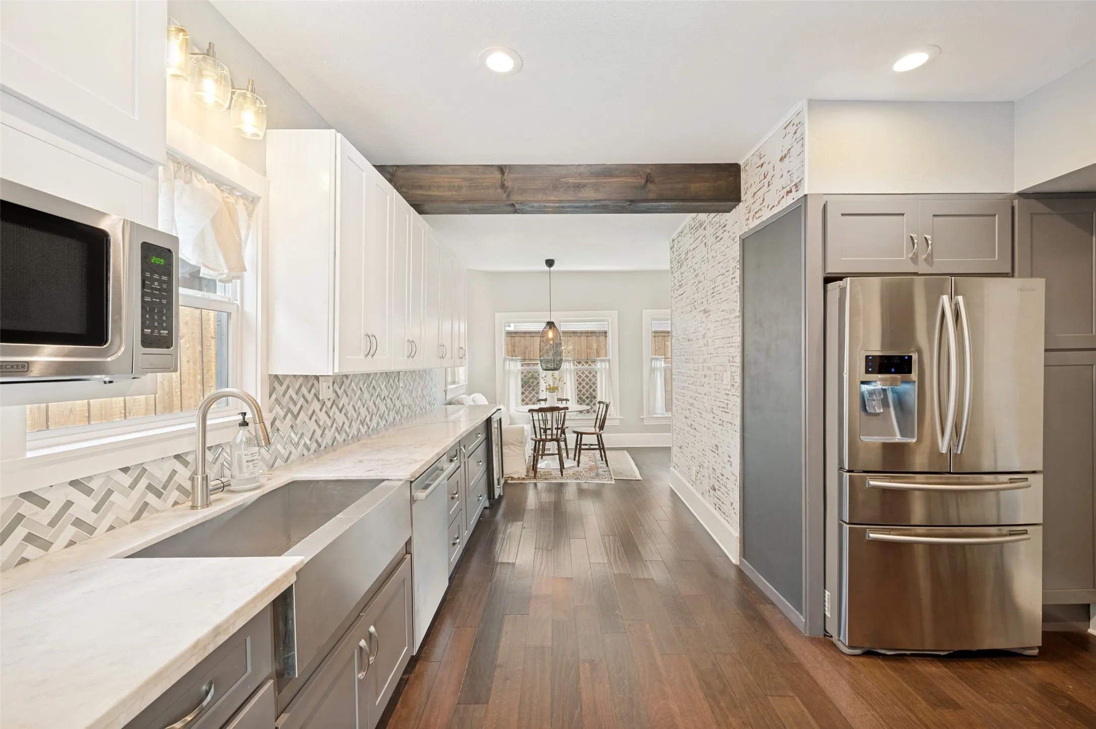 Single Family Residence For Sale in Dallas County , 5602 Reiger Avenue, Dallas, Texas 75214, 4 Bedroom, 3 Bathroom, Garage spaces, 2,238 Sqft, built in 1927, mls#21385724, Real Estate Agent in Dallas, Homes For Sale in Dallas county, Homes For Sale in Dallas, Realtor in Dallas Texas, Real Estate Brokerage Independent Realty Texas, Luminita Cordes Realtor