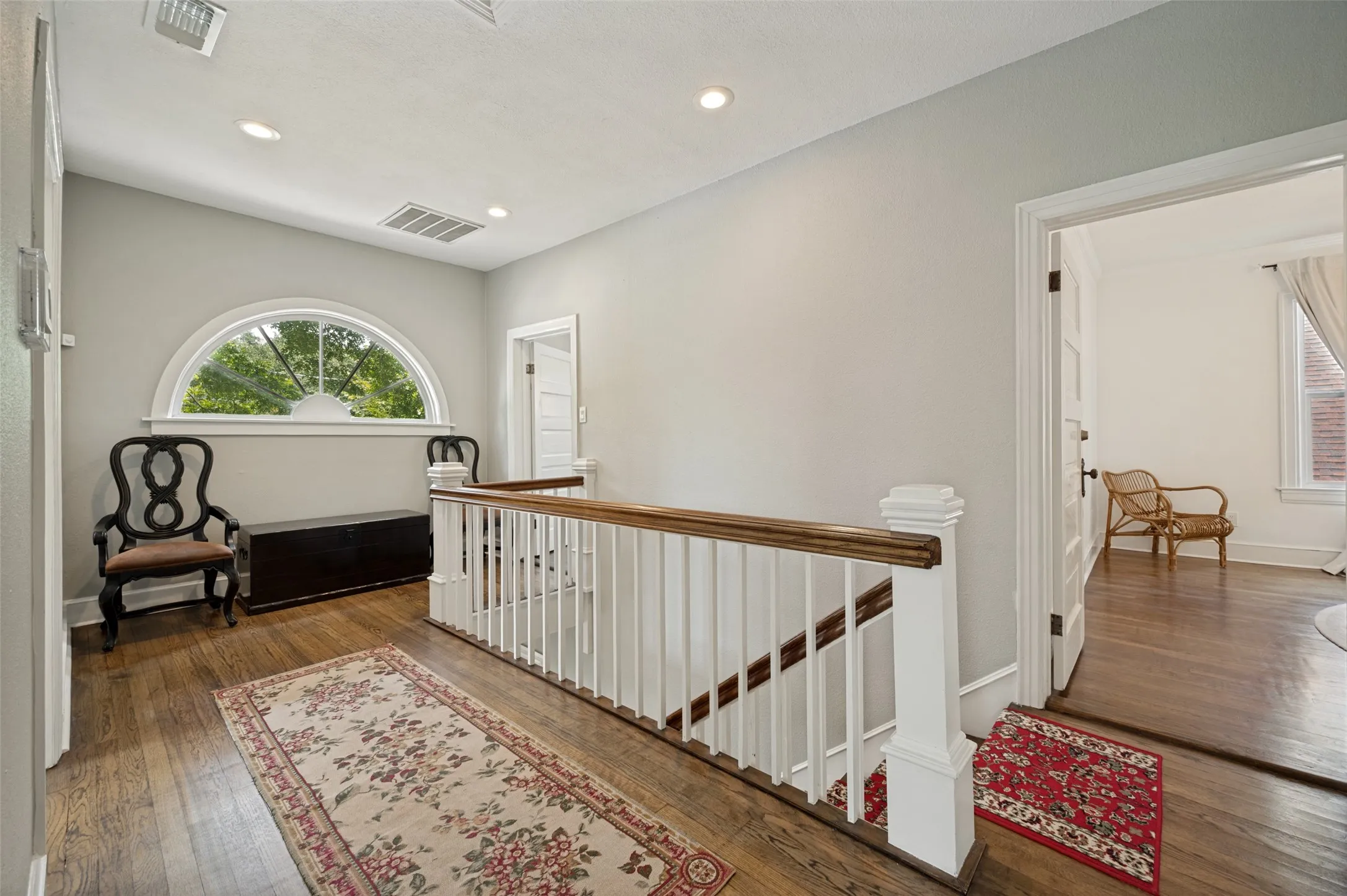 Single Family Residence For Sale in Dallas County , 5602 Reiger Avenue, Dallas, Texas 75214, 4 Bedroom, 3 Bathroom, Garage spaces, 2,238 Sqft, built in 1927, mls#21385724, Real Estate Agent in Dallas, Homes For Sale in Dallas county, Homes For Sale in Dallas, Realtor in Dallas Texas, Real Estate Brokerage Independent Realty Texas, Luminita Cordes Realtor