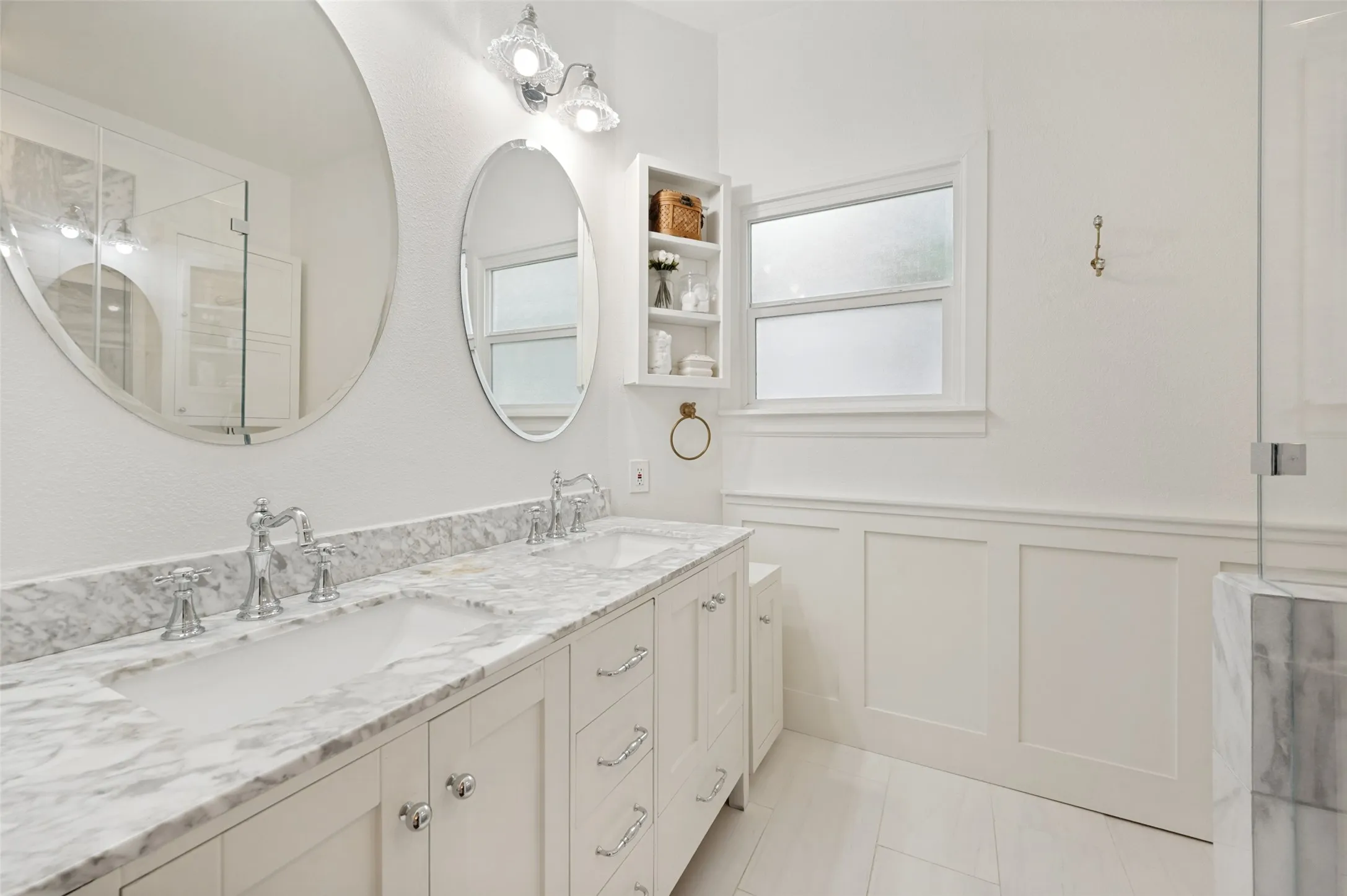 Single Family Residence For Sale in Dallas County , 5602 Reiger Avenue, Dallas, Texas 75214, 4 Bedroom, 3 Bathroom, Garage spaces, 2,238 Sqft, built in 1927, mls#21385724, Real Estate Agent in Dallas, Homes For Sale in Dallas county, Homes For Sale in Dallas, Realtor in Dallas Texas, Real Estate Brokerage Independent Realty Texas, Luminita Cordes Realtor