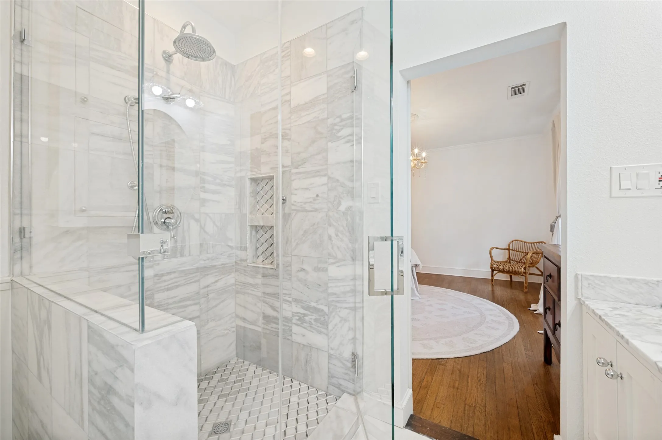 Single Family Residence For Sale in Dallas County , 5602 Reiger Avenue, Dallas, Texas 75214, 4 Bedroom, 3 Bathroom, Garage spaces, 2,238 Sqft, built in 1927, mls#21385724, Real Estate Agent in Dallas, Homes For Sale in Dallas county, Homes For Sale in Dallas, Realtor in Dallas Texas, Real Estate Brokerage Independent Realty Texas, Luminita Cordes Realtor