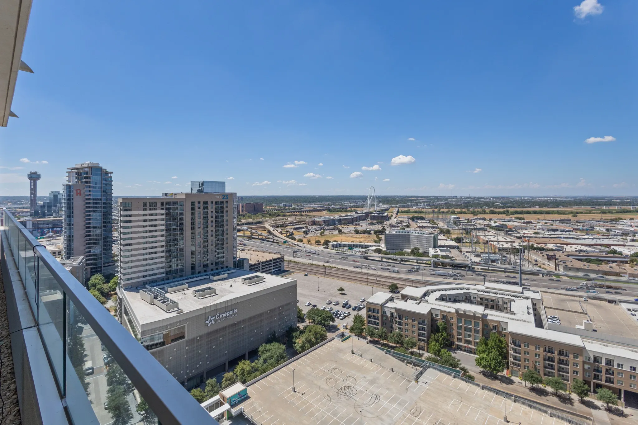Condominium For Sale in Dallas County , 2430 Victory Park Lane 2401, Dallas, Texas 75219, 1 Bedroom, 1 Bathroom, 1 Garage spaces, 825 Sqft, built in 2004, mls#21382109, Real Estate Agent in Dallas, Homes For Sale in Dallas county, Homes For Sale in Dallas, Realtor in Dallas Texas, Real Estate Brokerage Independent Realty Texas, Luminita Cordes Realtor