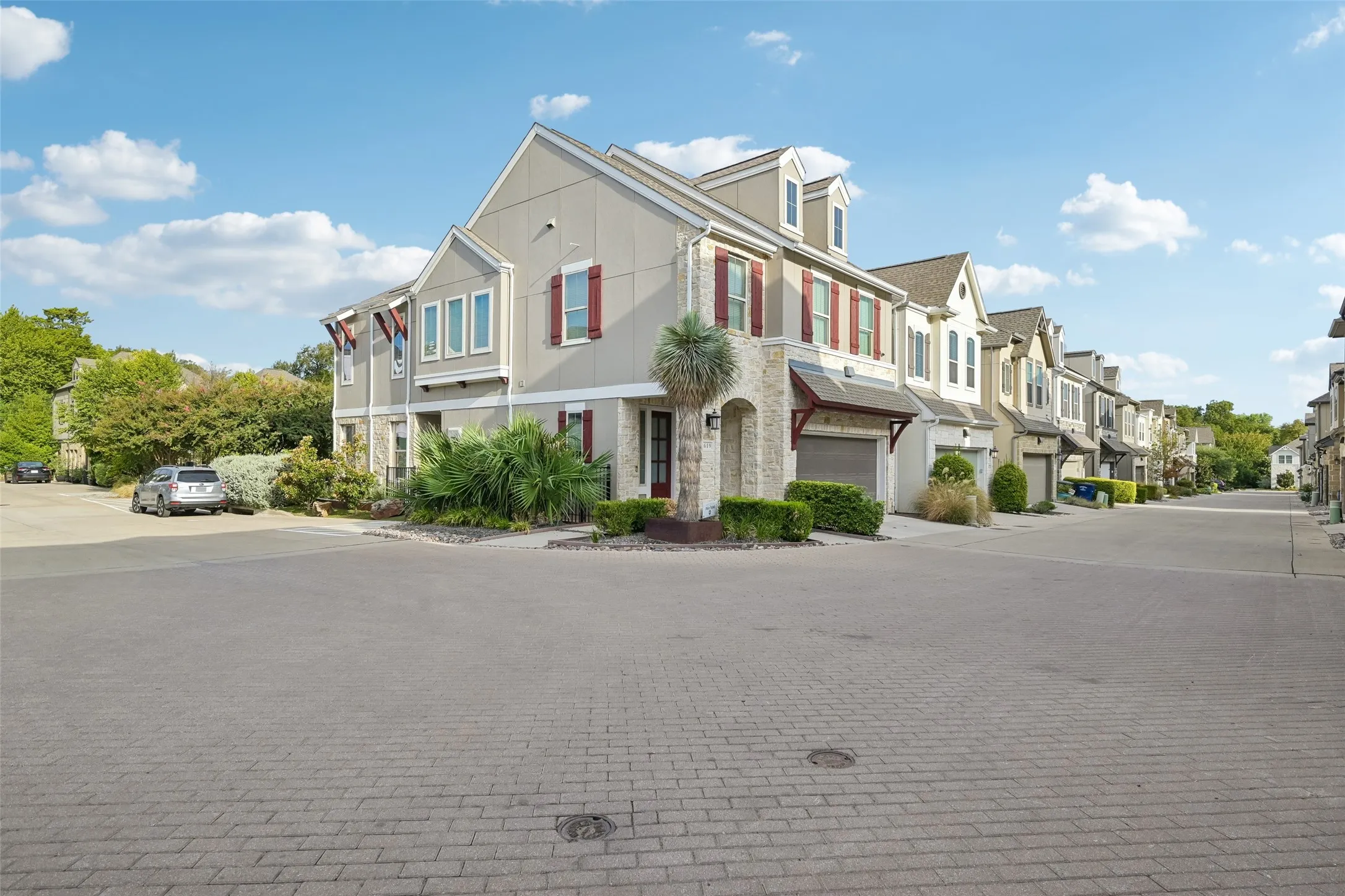 Guest parking along the driveway