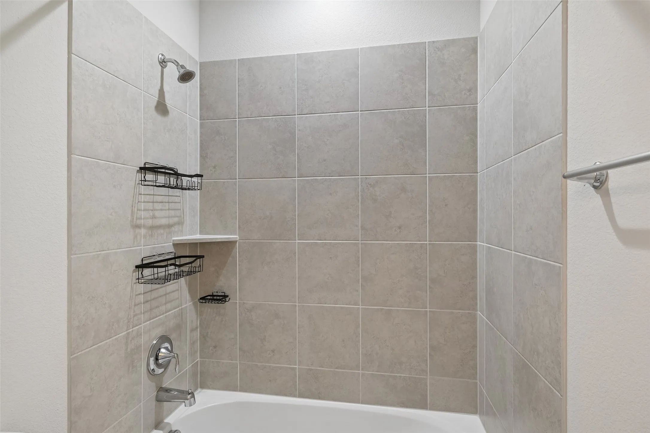 guest shower with tub